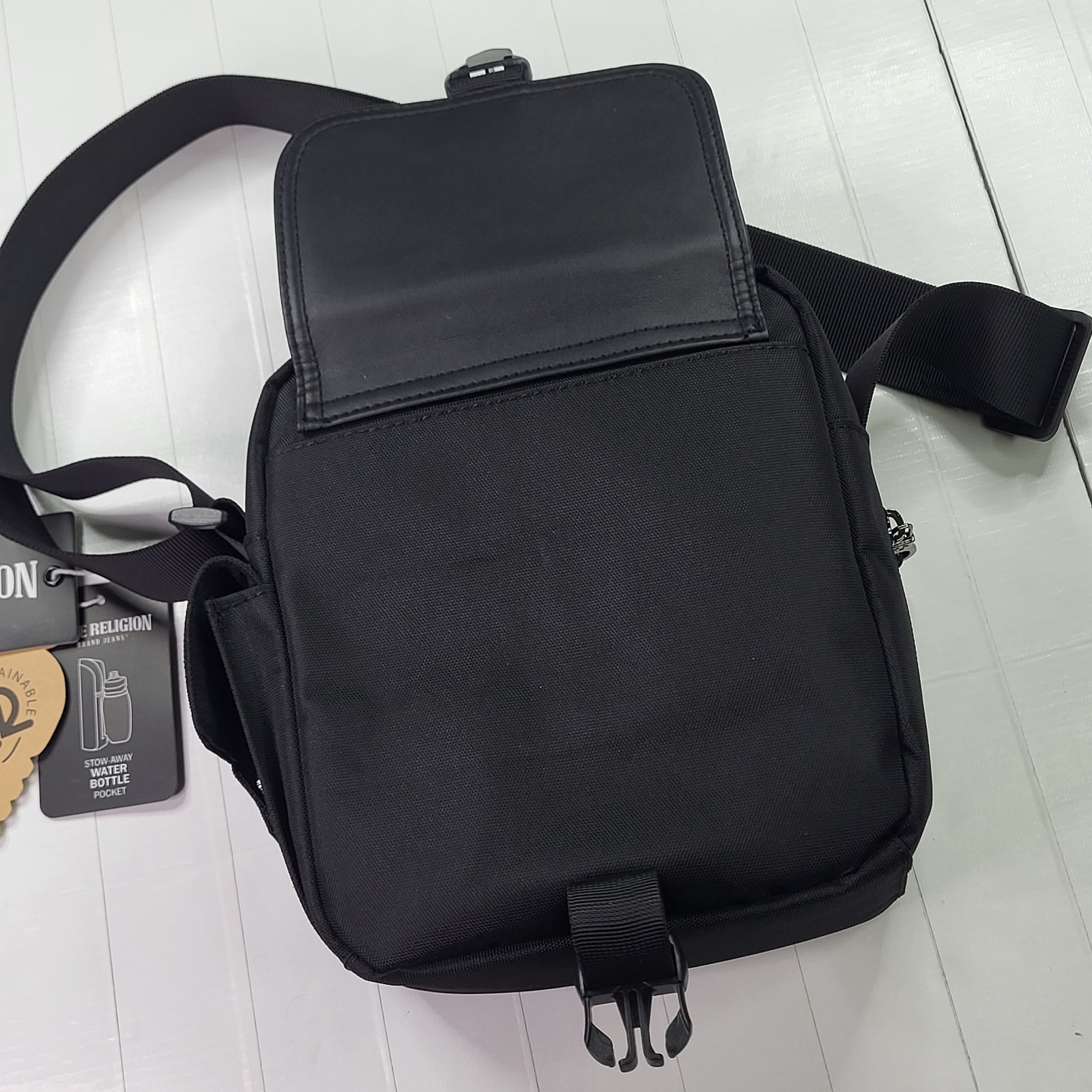 True Religion Black Sling Bag Men’s New With Tags Adjustable Authentic Designer
