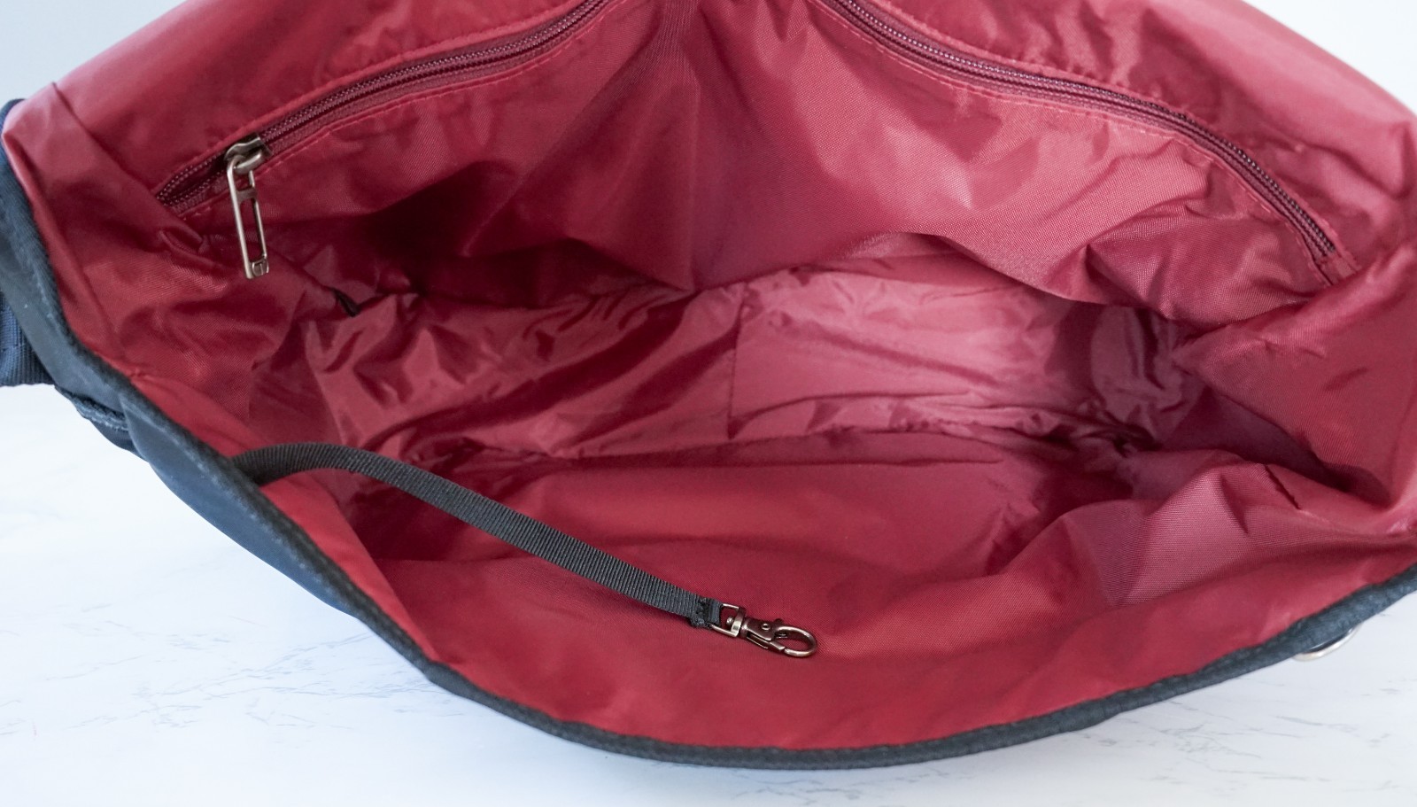 Tumi T Tech Essential Gear Messenger Crossbody Bag 15″ City Commute Laptop Bag