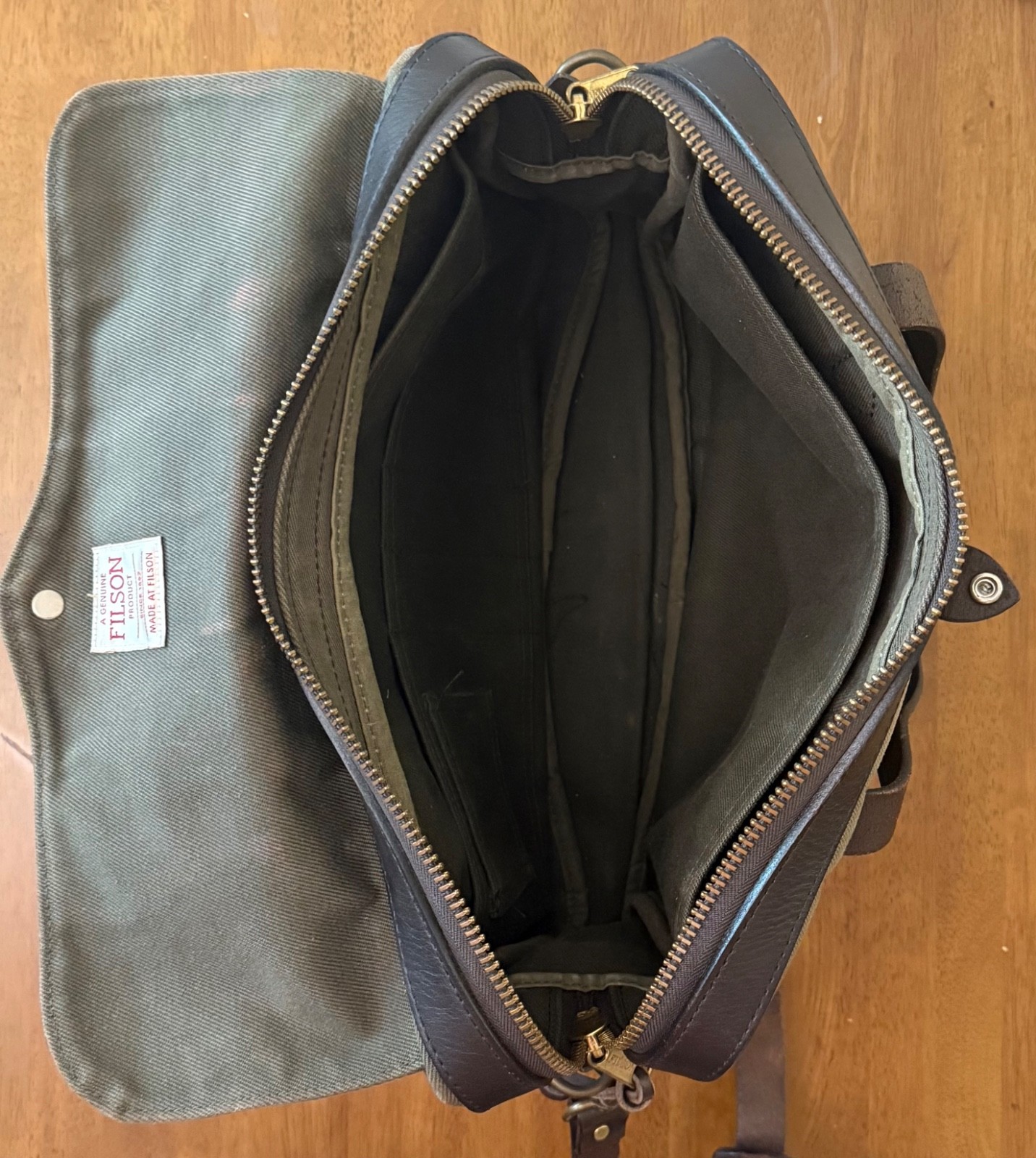 Filson 256 Original Briefcase EXCELLENT CONDITION Otter Green USA Leather