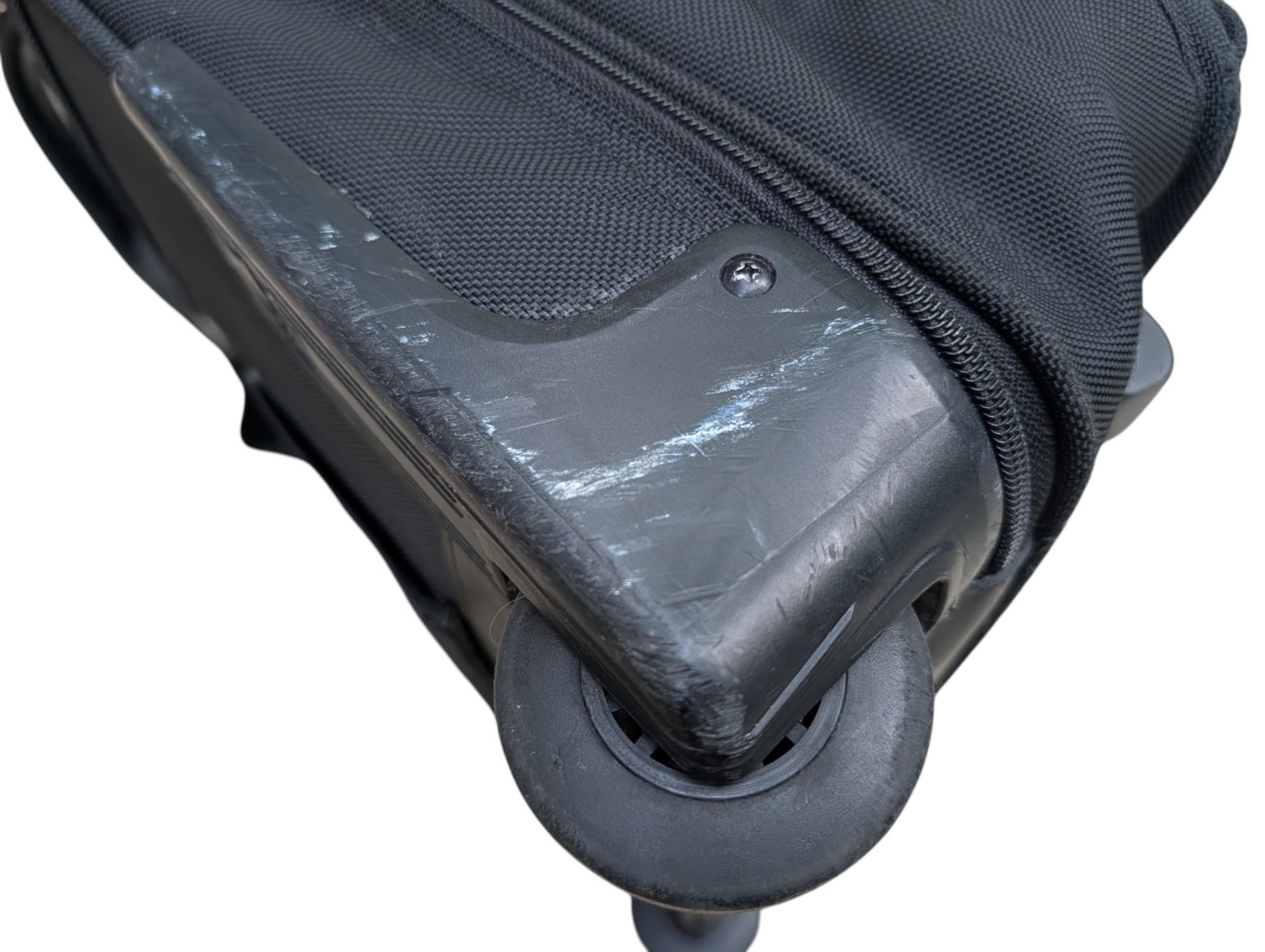 Tumi Alpha Rolling Briefcase 17″ Laptop Carry-on Bag Ballistic Nylon Expandable