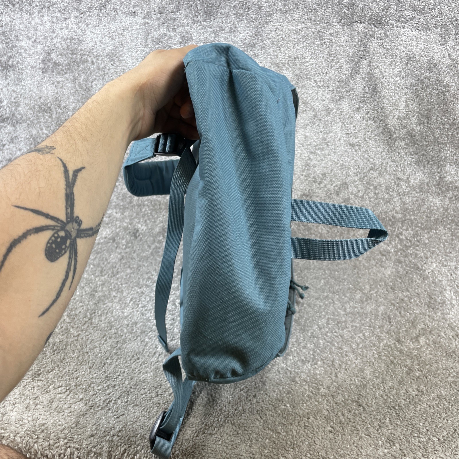 Patagonia Backpack Mens Arbor Daypack 20L Tasmanian Teal Outer Zipper Pockets