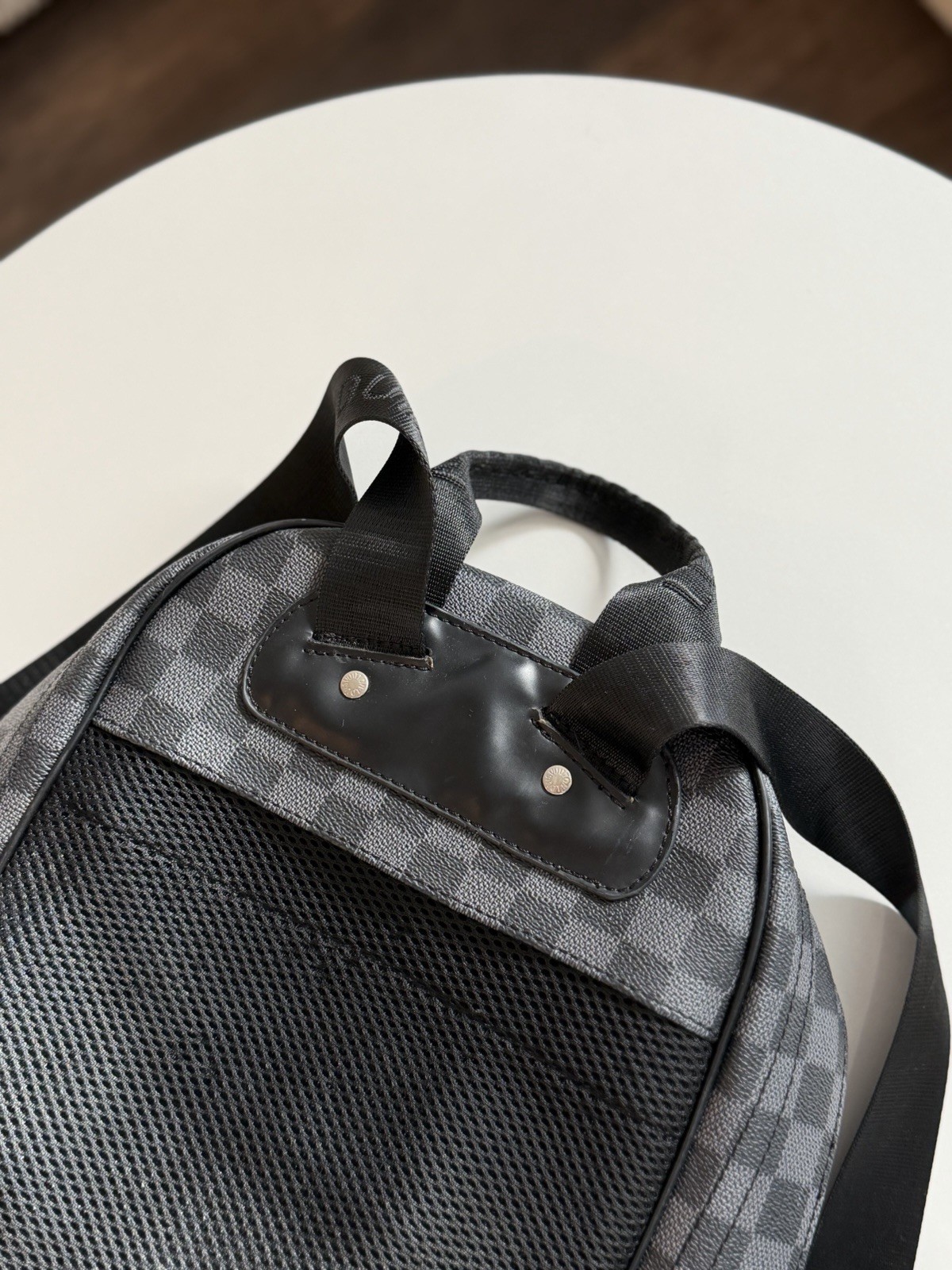 Louis Vuitton Men’s Damier Graphite Checkered Backpack Gray/Black Zip Pockets