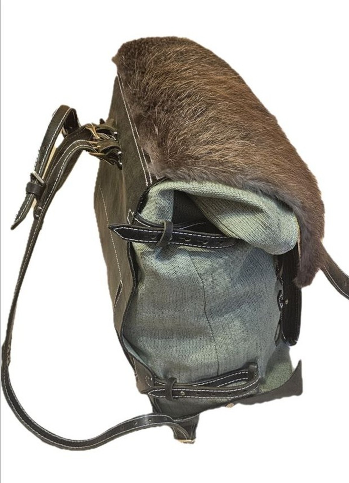 Handmade Leather & Waxed Canvas Backpack with 100% Natural Beaver Fur – 40L