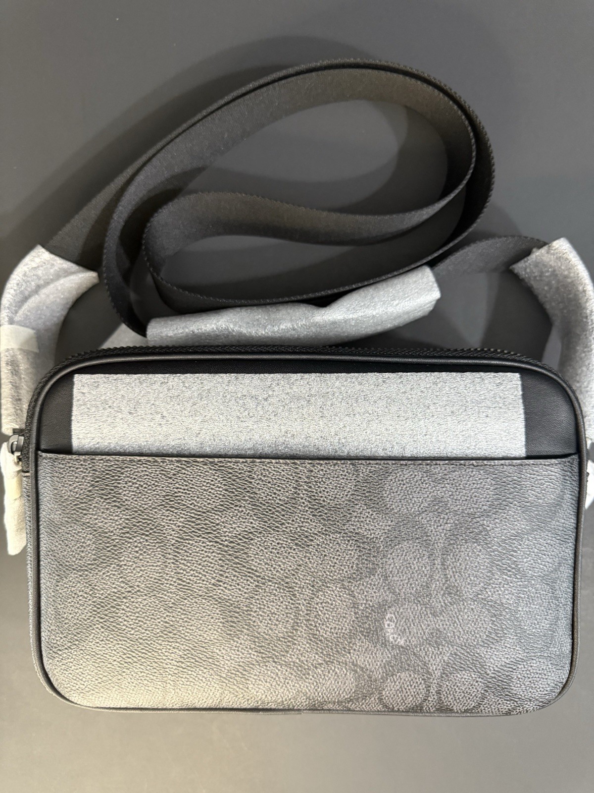 Coach Graham Crossbody Bag in Signature Canvas Gunmetal/Charcoal/Black (CV921)