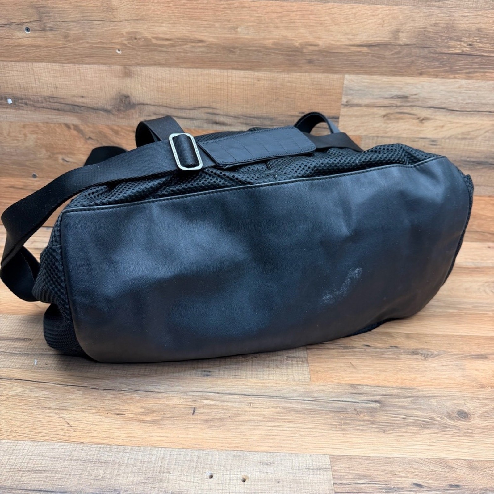 Lululemon Womens Zipper Closure Silver Tone Duffel Shoulder Handbag Black