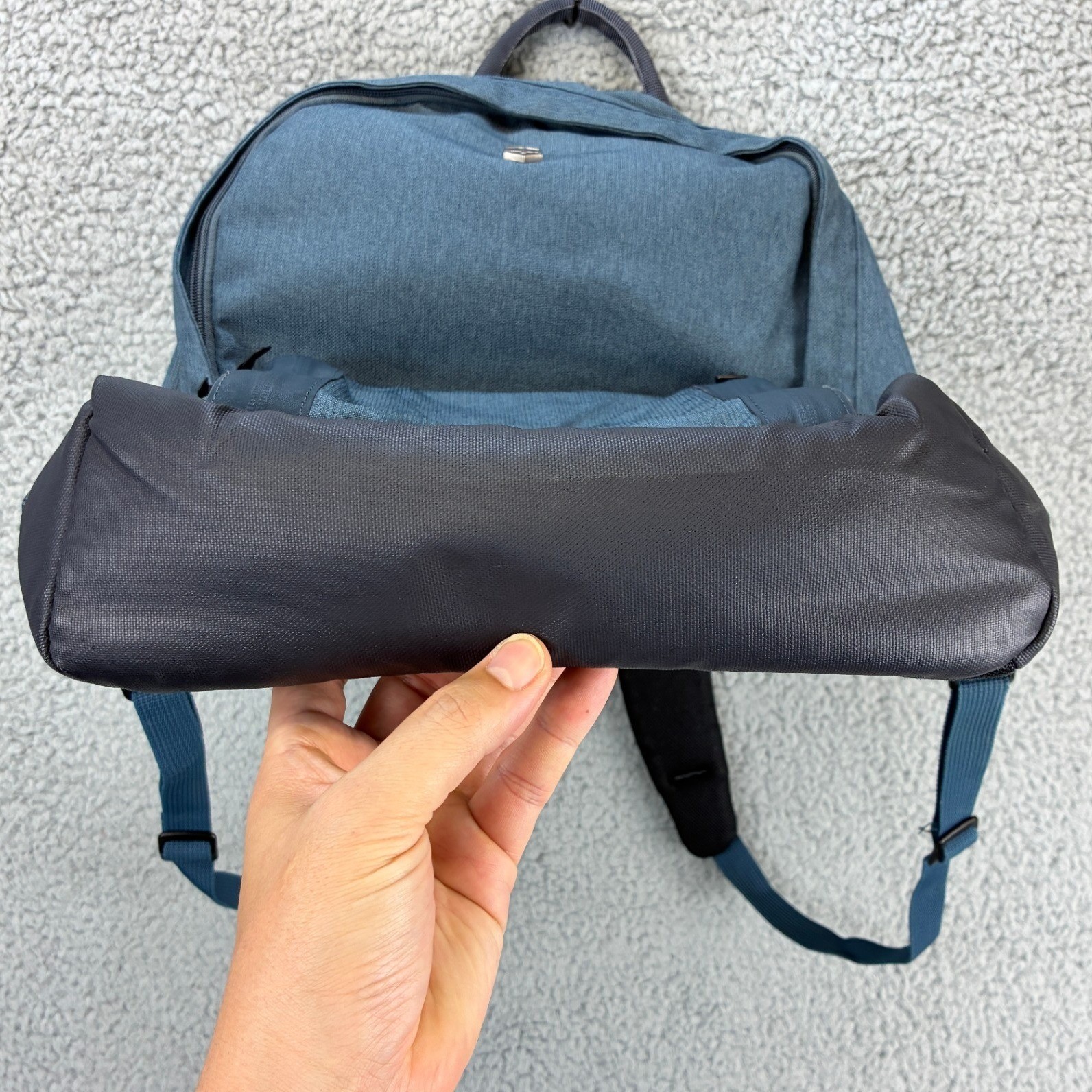 Victorinox Backpack Altmont Active Mens Blue Laptop Travel Commuter Daypack Bag