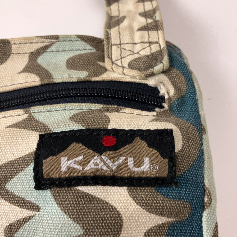 Kavu water pattern blue white bag with many zippered pockets