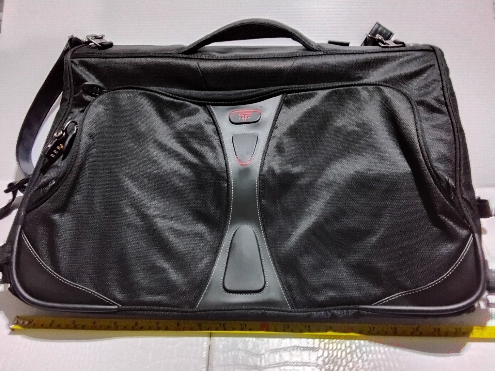 22” Tumi T-Tech 5536D Black Gray Tri-Fold Nylon Travel Garment Bag Suit Bag