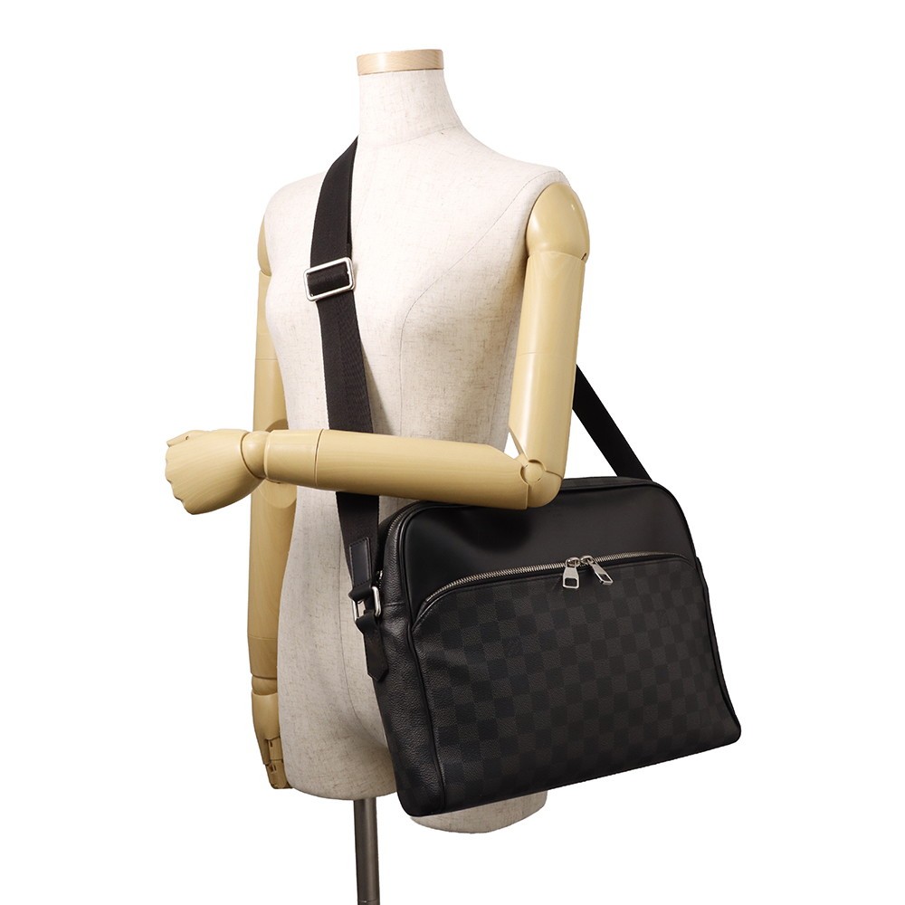 LOUIS VUITTON Dayton Size MM Damier Graphite Noir N41409