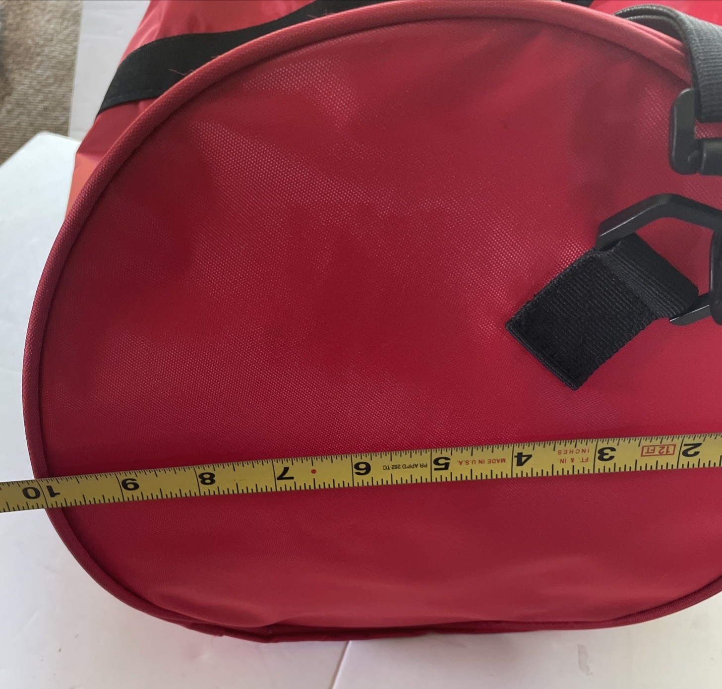 NEW W/out Tags Snap On Tools Duffle Bag Gym Bag Travel luggage Red & Black