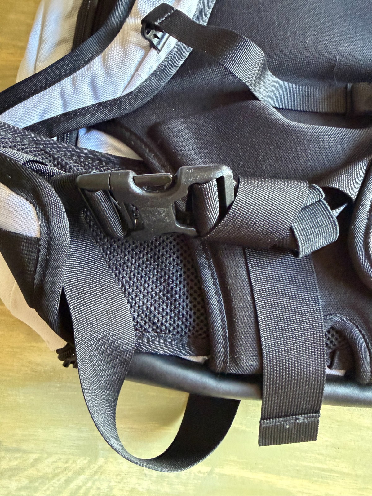 OG **RARE** Oakley Sunglasses White Kitchen Sink Backpack Excellent Condition