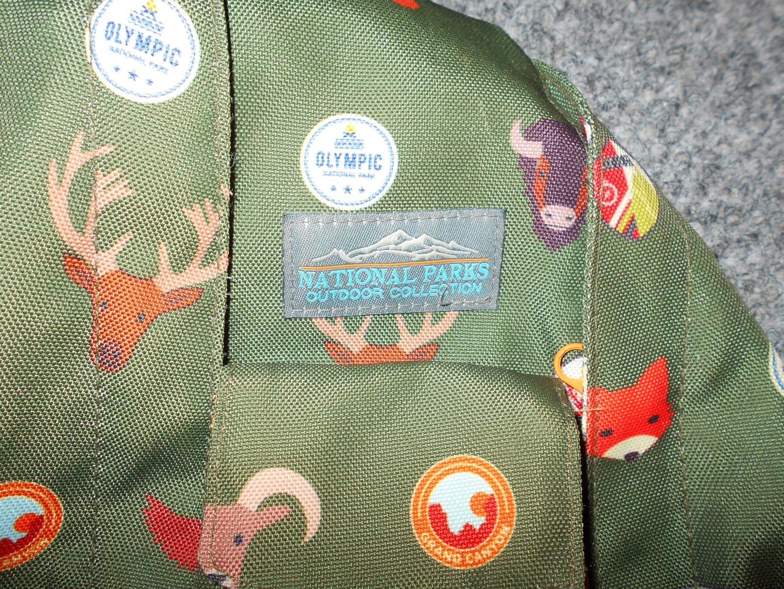NATIONAL PARKS OUTDOOR COLLECTION CASCADE CRITTERS ROPE SLING BAG