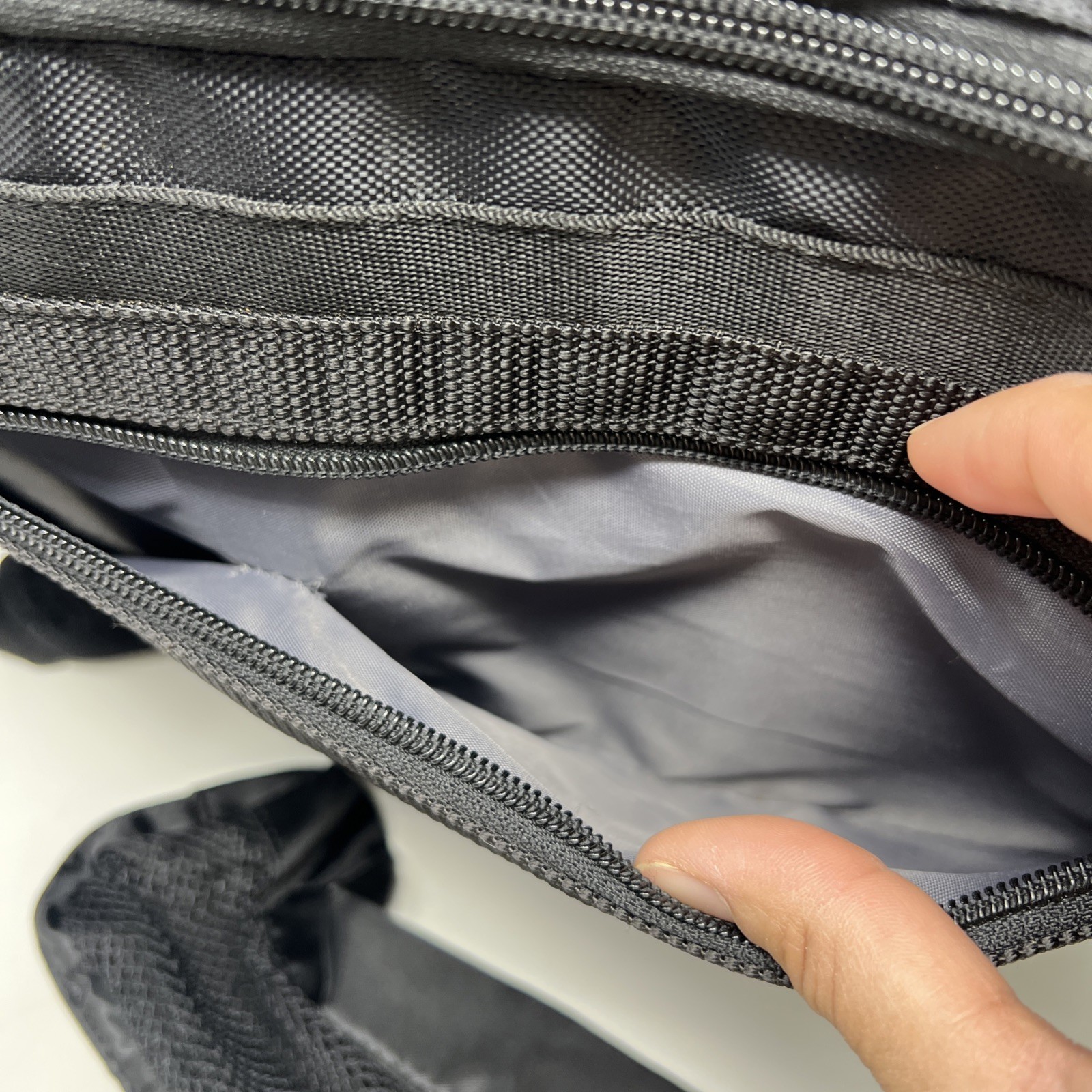 Targus Revolution TTL213US Carrying Case for 14″ Ultrabook, Notebook – Black
