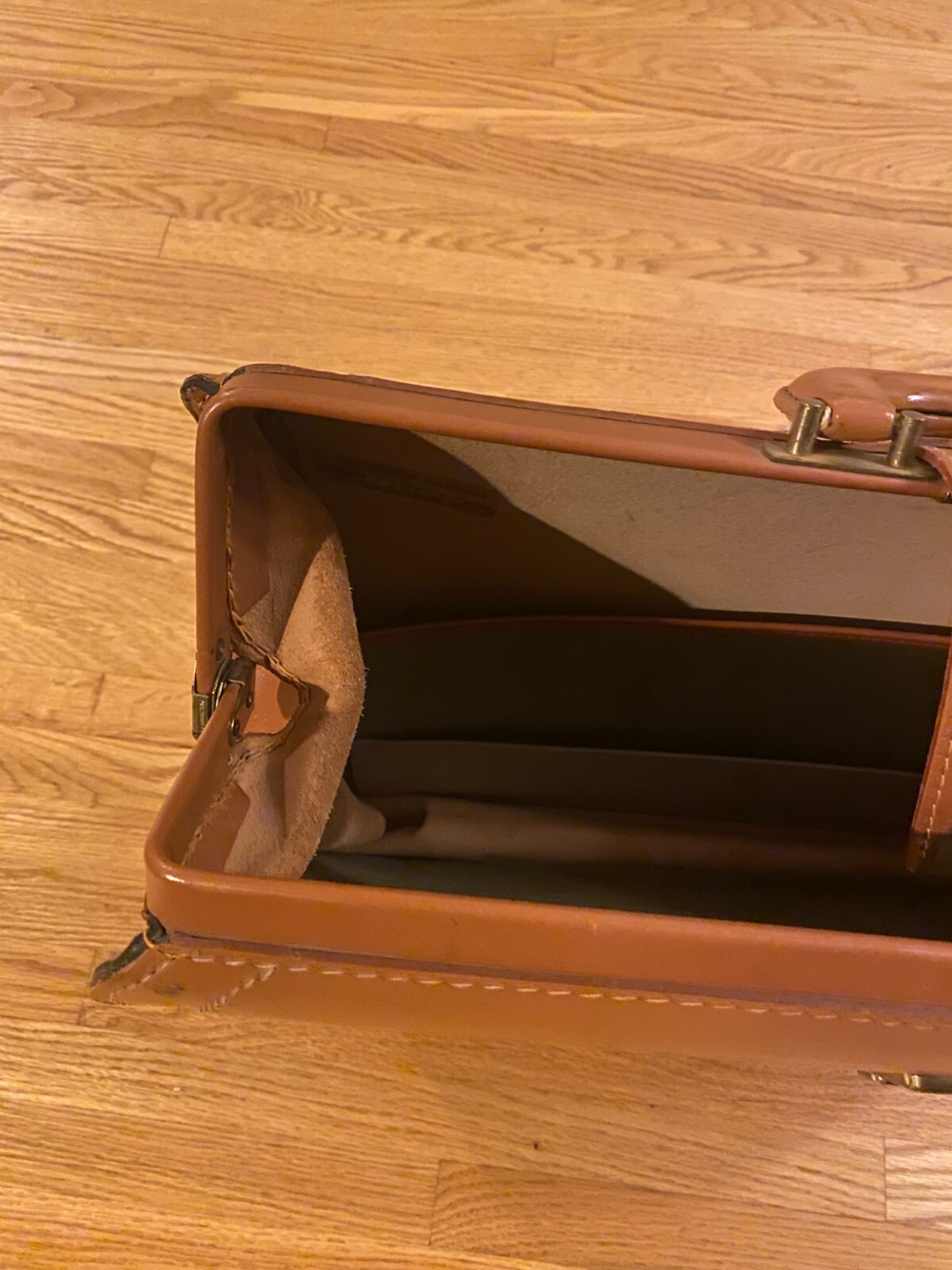 Vintage Dopp Pull Open Breifcase Tan Top Grain Cowhide Leather 3B9216 18″ Retro