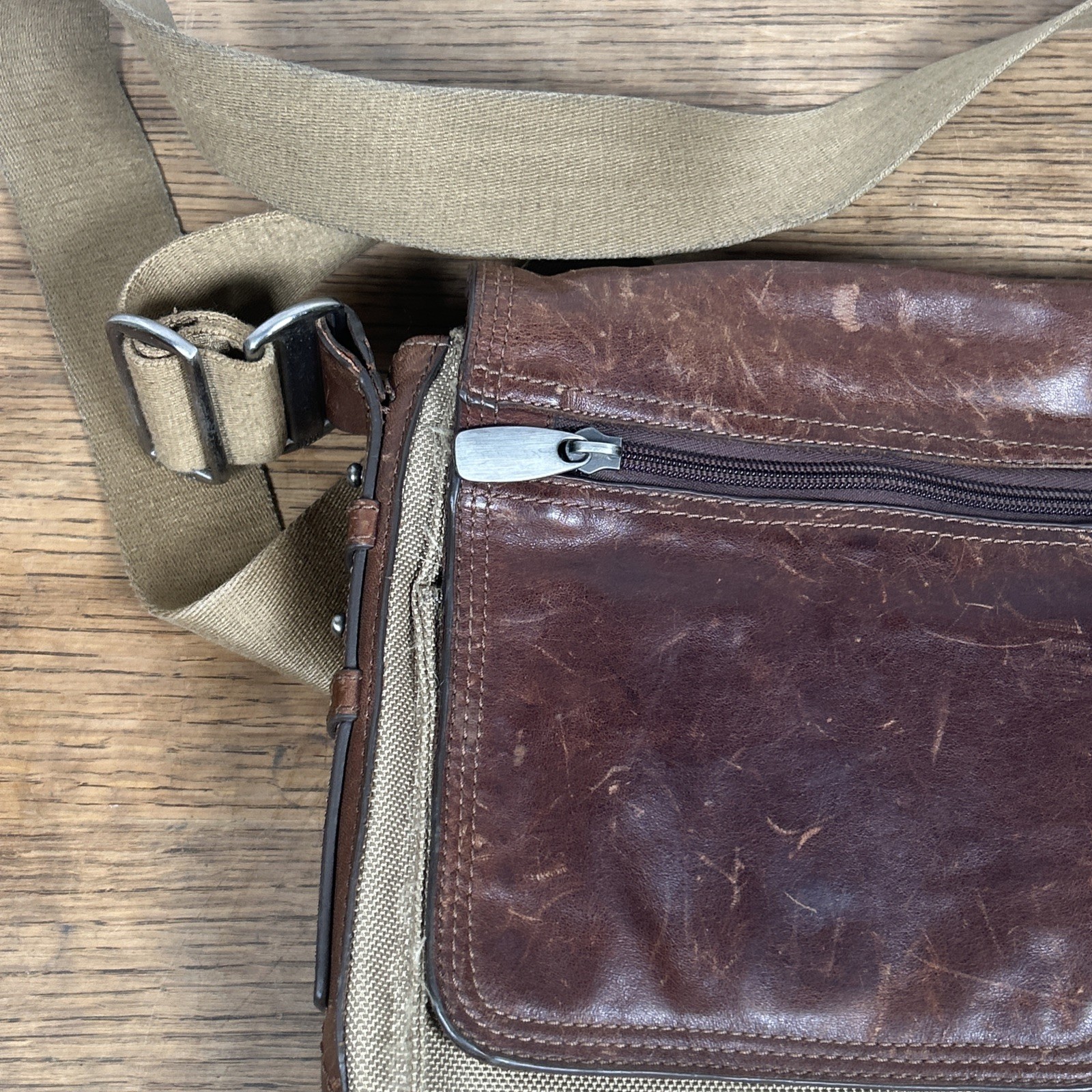 Fossil Messenger Bag Men’s Green Brown Nylon Leather Case Carry Distressed