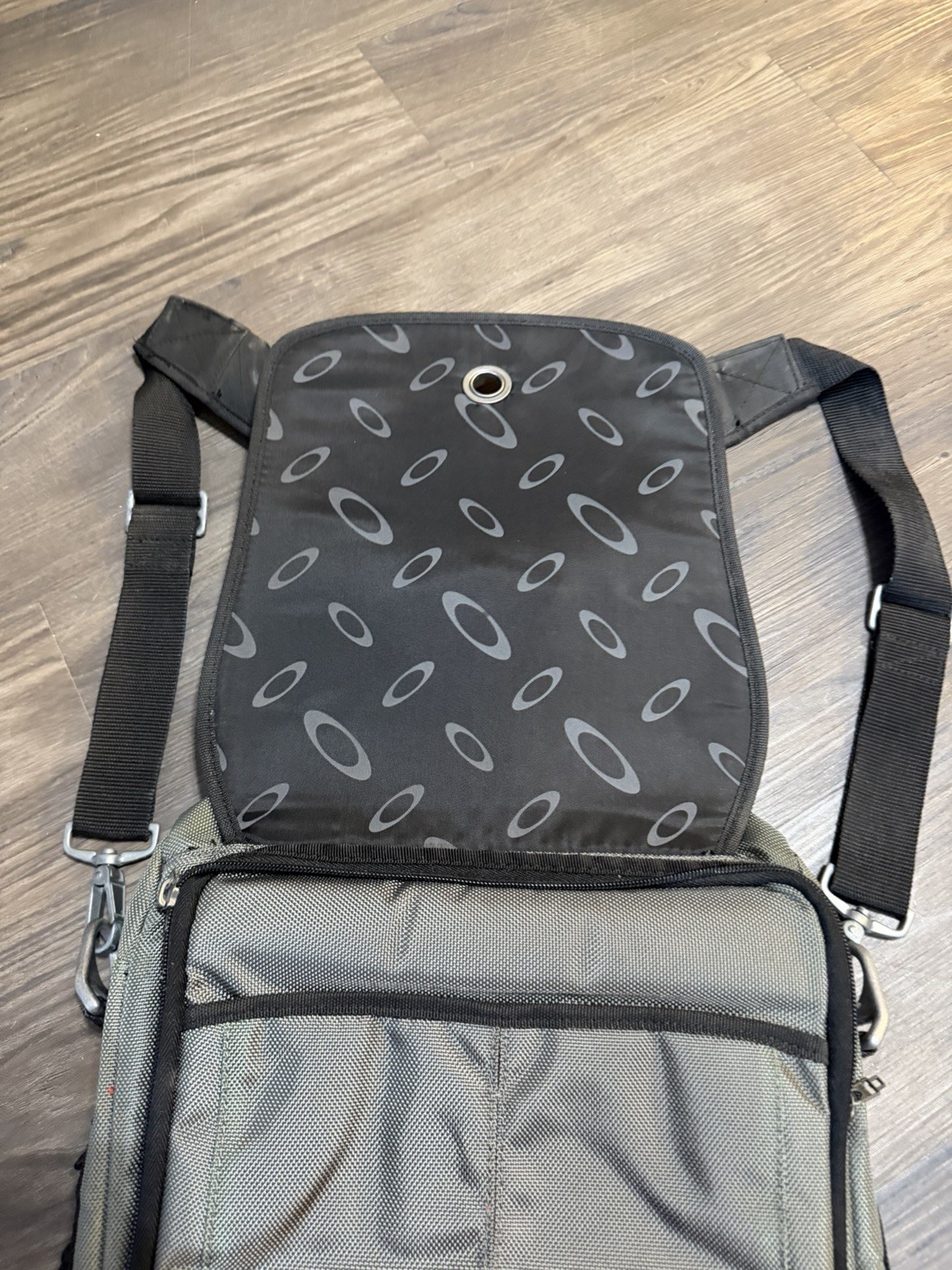 Oakley Tactical Field Gear Vertical Messenger Laptop Bag Strap Vintage Y2K Gray