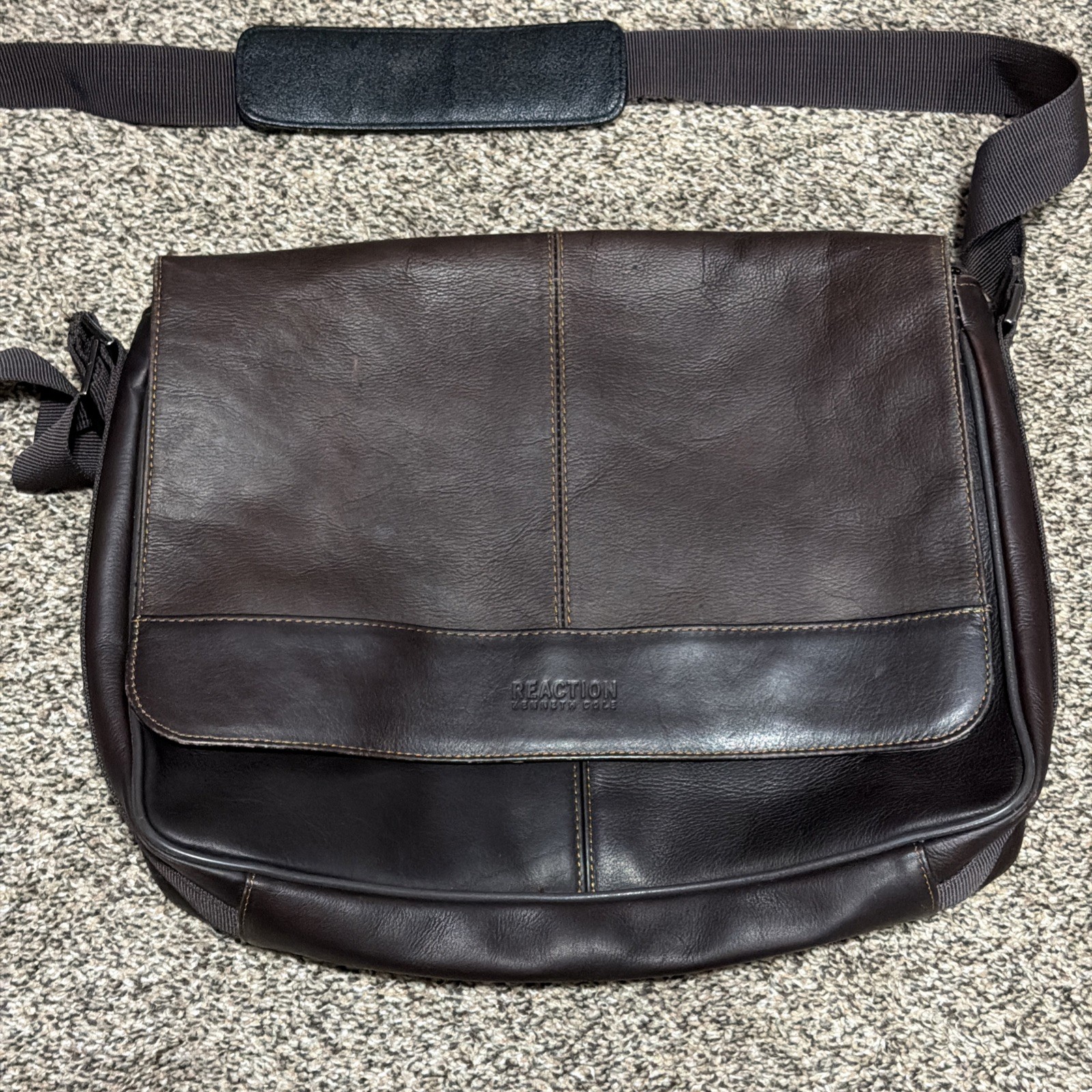 Kenneth Cole Reaction crossbody Indiana Jones messenger bag