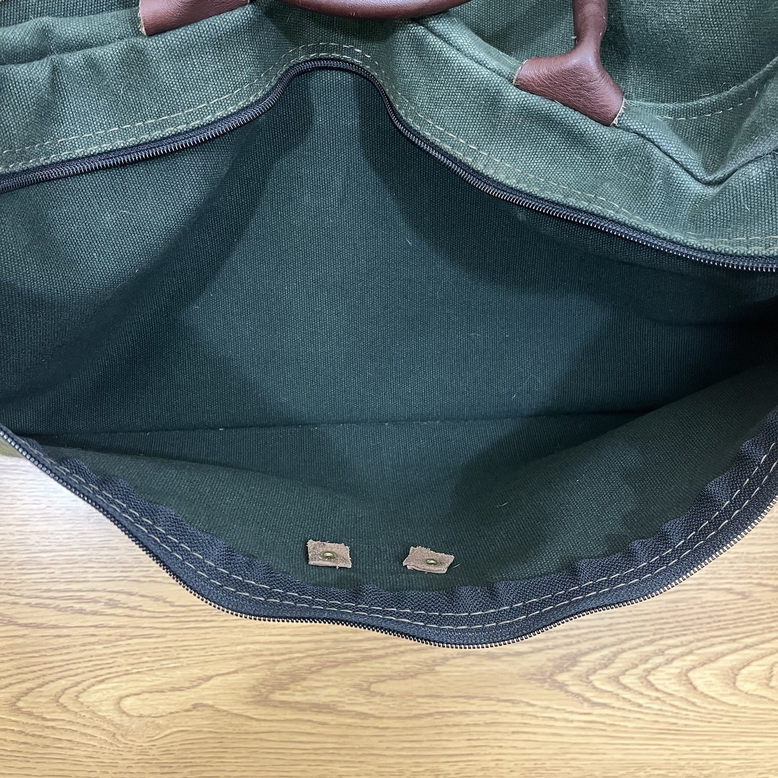 Vintage Orvis Battenkill Green Canvas 24x12x12 Duffel Bag Leather Trim Classic!