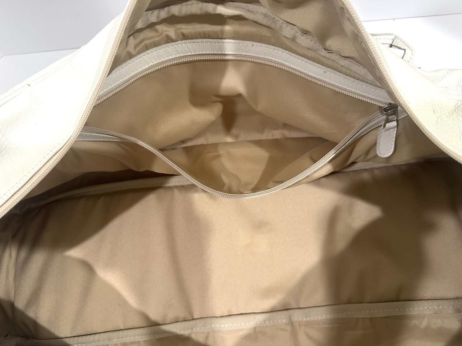 Latico NJ 22” Leather Retro Duffel Weekender Bag White w Pink Bowling Stripes