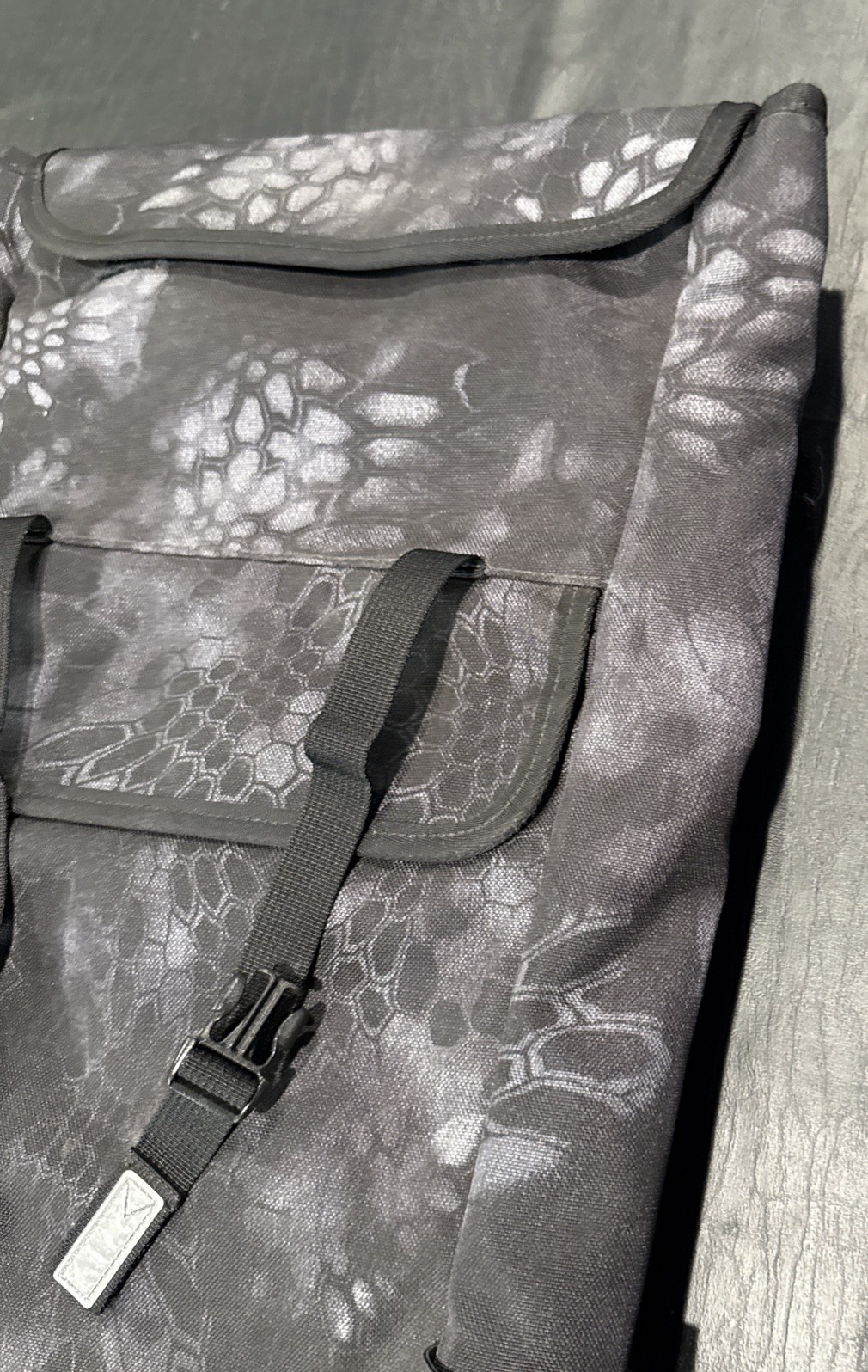 Timbuk2 Commuter – Laptop Carrying Roll Top Backpack – 23” inch – Black Camo