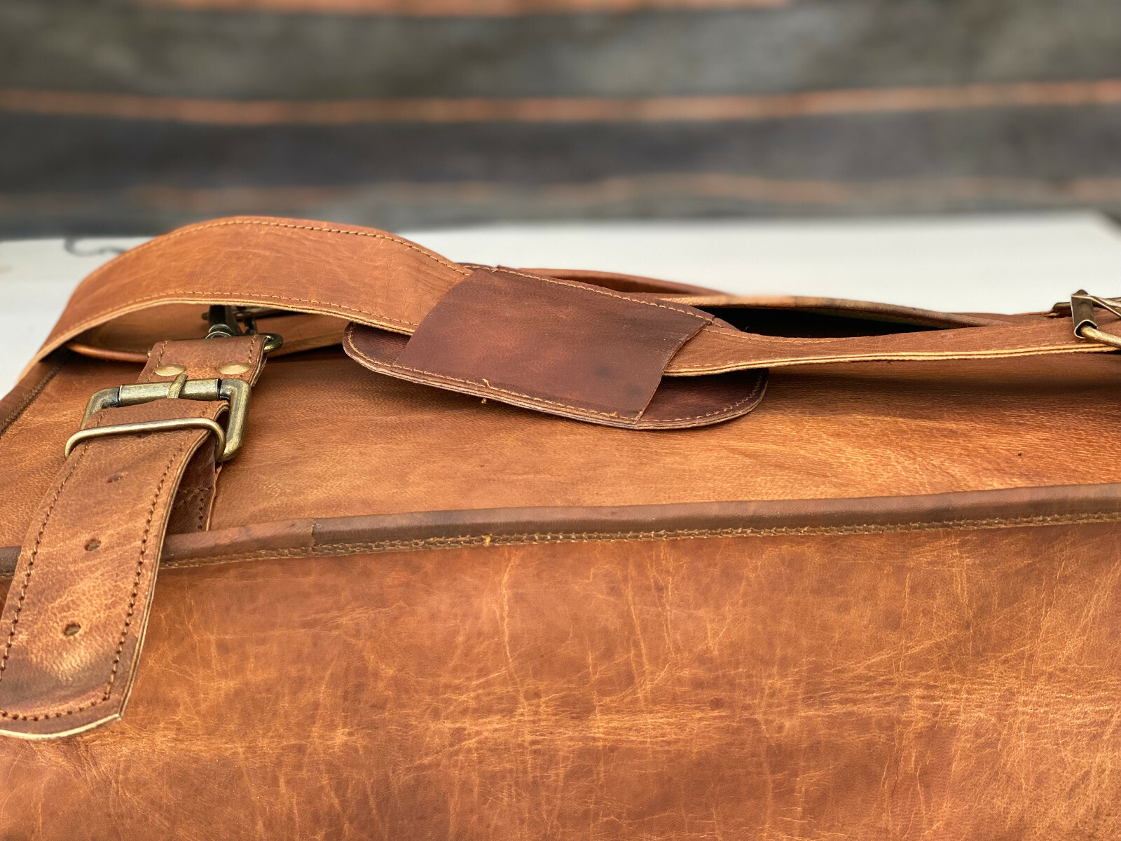 Men’s Leather Messenger Bag Shoulder Laptop Briefcase (18″ Bull Hide Brown Bag)