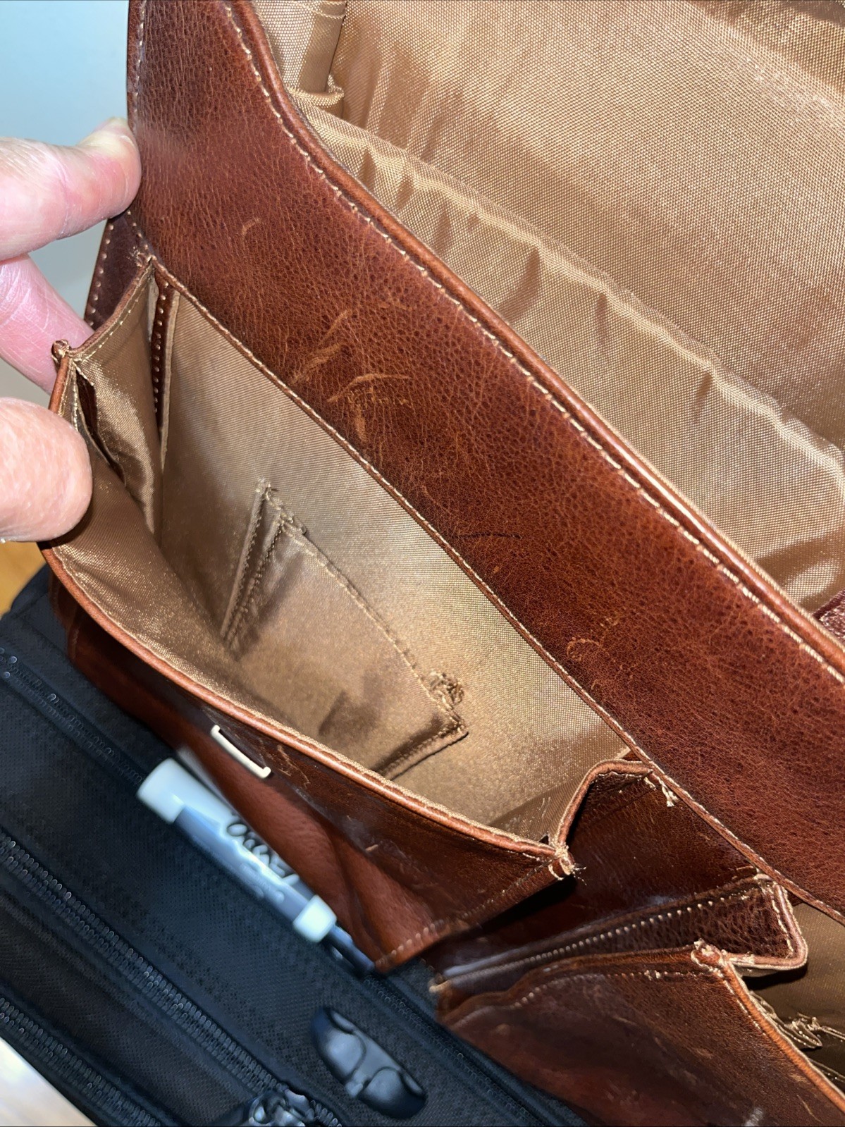 Wilsons Leather Messenger Bag Briefcase Laptop Shoulder Bag – Brown, EUC
