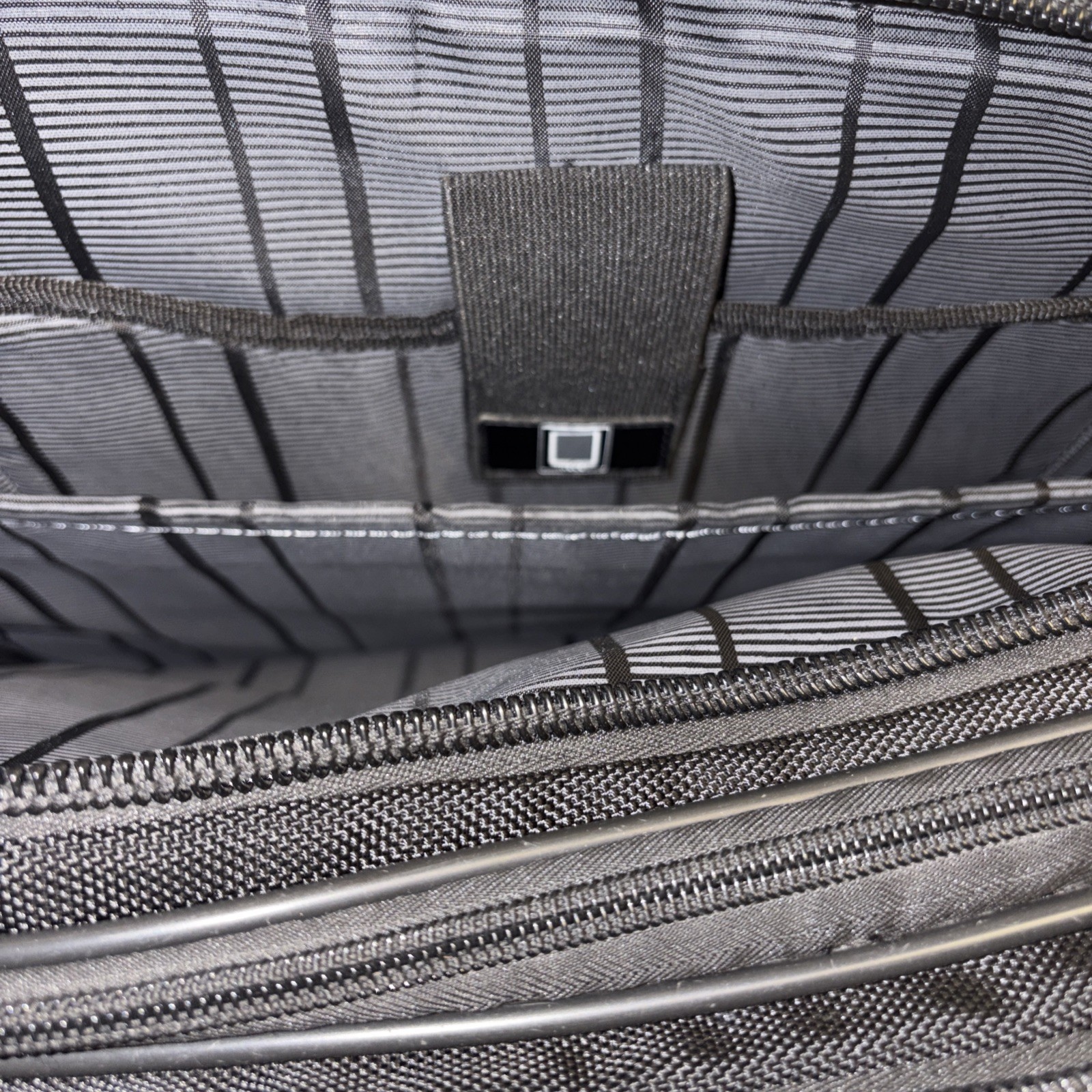 Kenneth Cole Reaction Laptop Briefcase Bag multiple Compartments Black 17”x13”