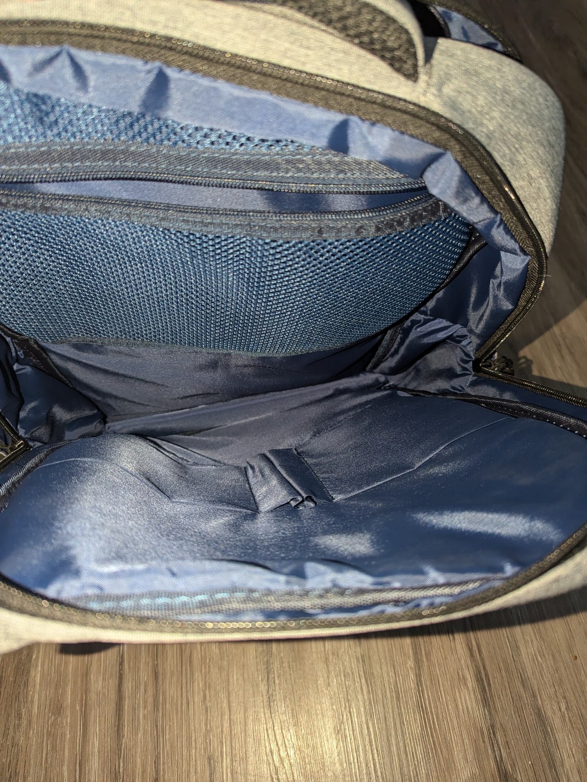 LUGGEX UrbanPro Backpack Lightweight 14-Inch Laptop Carrier Travel Bag Gray