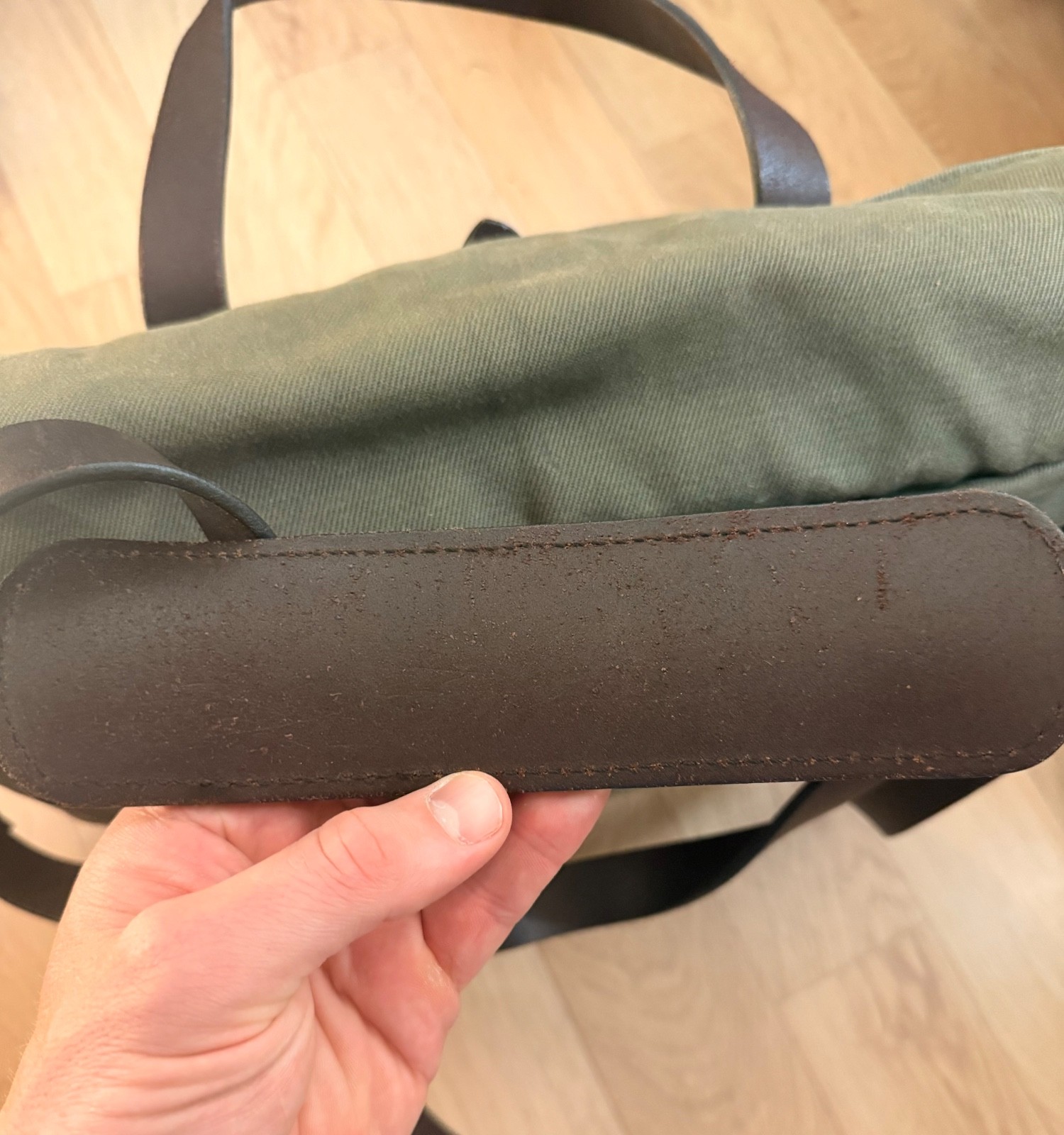 Filson 70256-L Large Laptop Briefcase Messenger Bag Otter Green USA Leather Stra