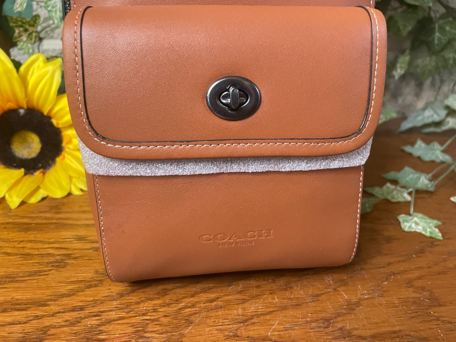 NWT COACH SMALL TURNLOCK SLING PACK CB124 CROSSBODY HANDBAG 1 STRAP PURSE BAG