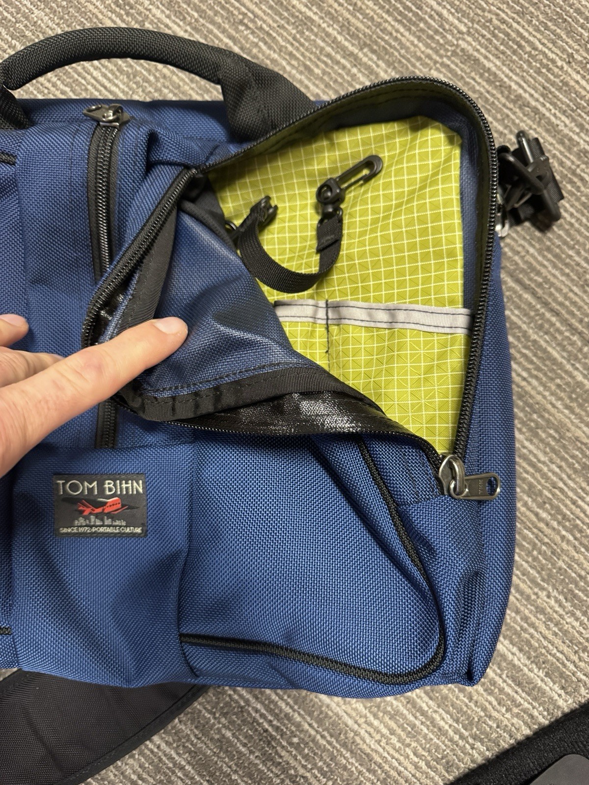 Tom Bihn Pilot Blue/Wasabi Ballistic 200 Halcyon