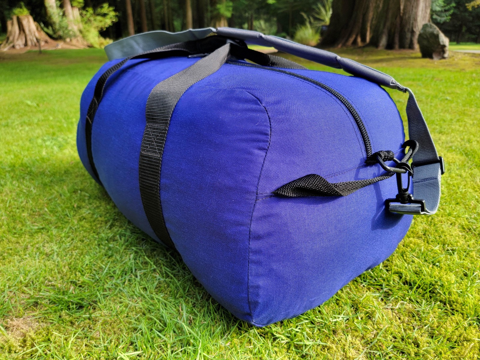 CARIBOU MOUNTAINEERING (USA) Vintage Purple Cordura 28″ Duffle Camping Gear Bag