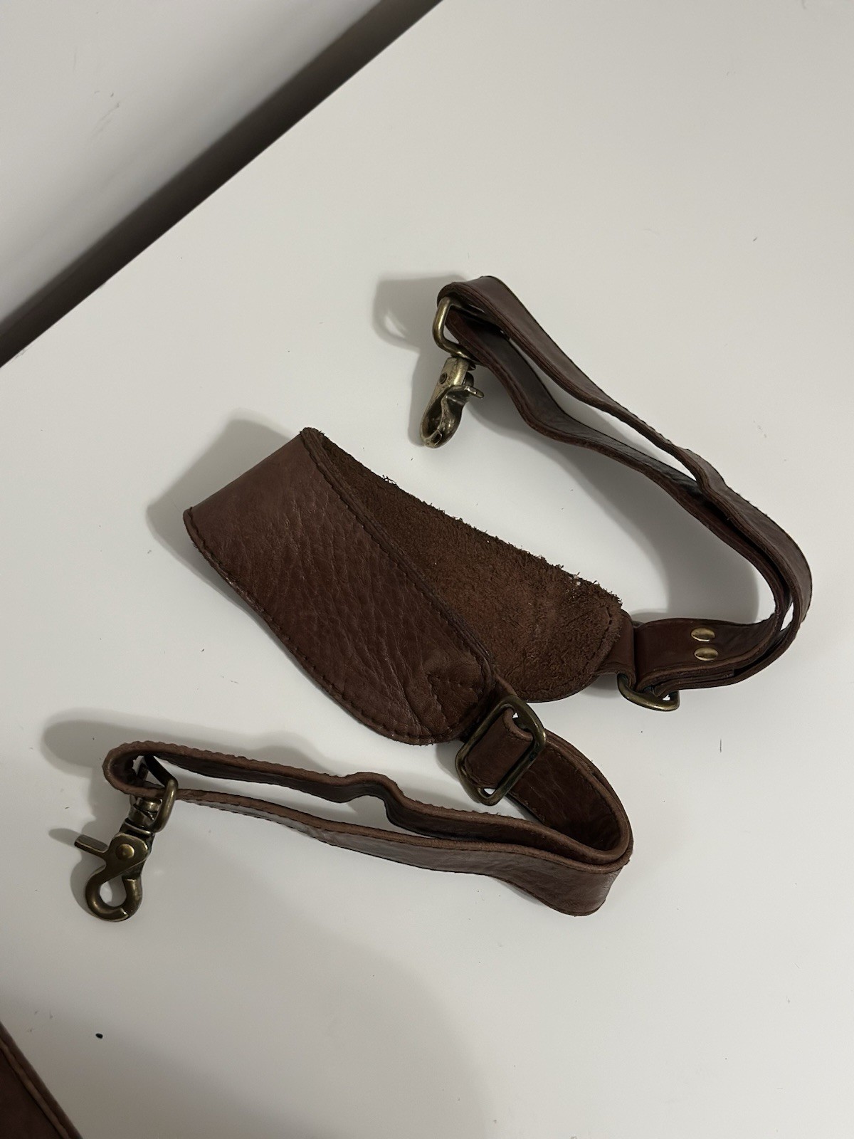 ELLington Classic Brown Leather Men’s Messenger Bag Made In Thailand