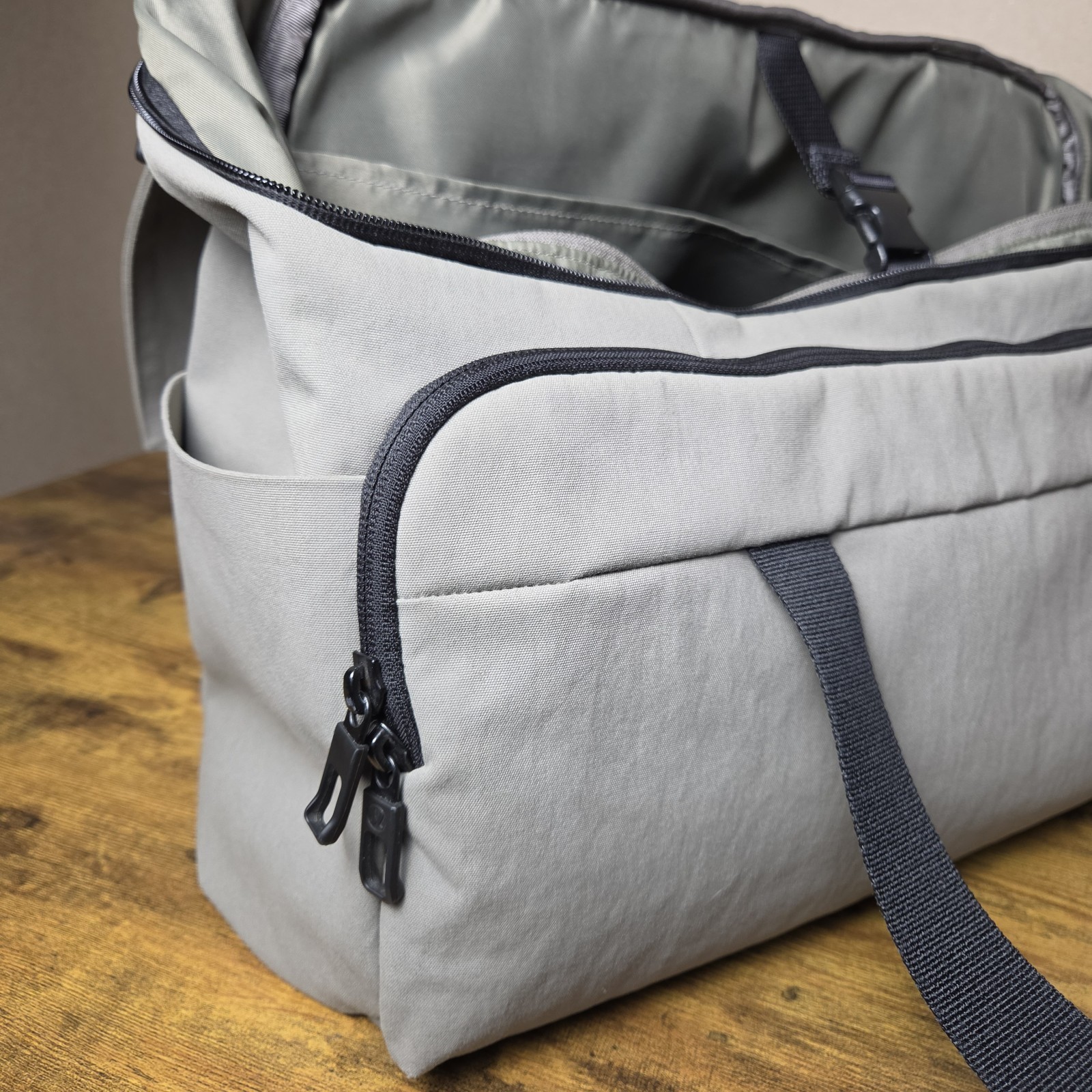 Lululemon Early Embark Duffel Gray Messenger Laptop Travel Bag