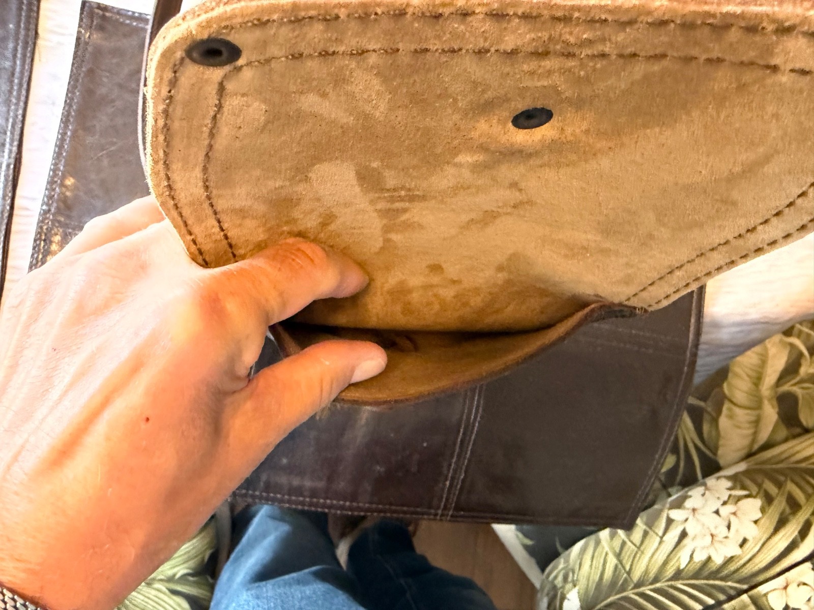 Saddleback Leather Co Crossbody Small Messenger Bag Dark Brown Leather RARE