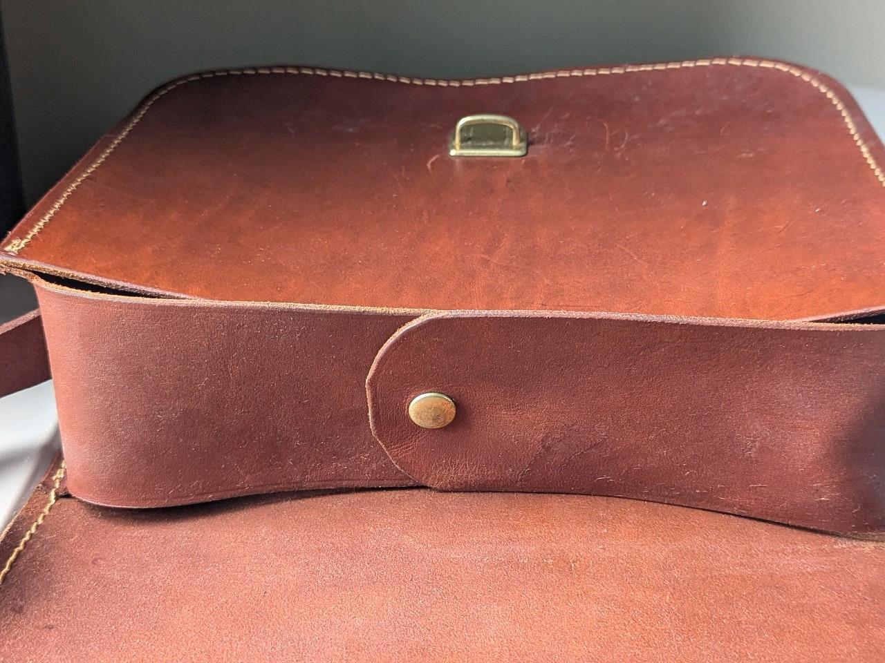 vintage EDDIE BAUER messenger bag COWHIDE thick leather SADDLE brown bicycle