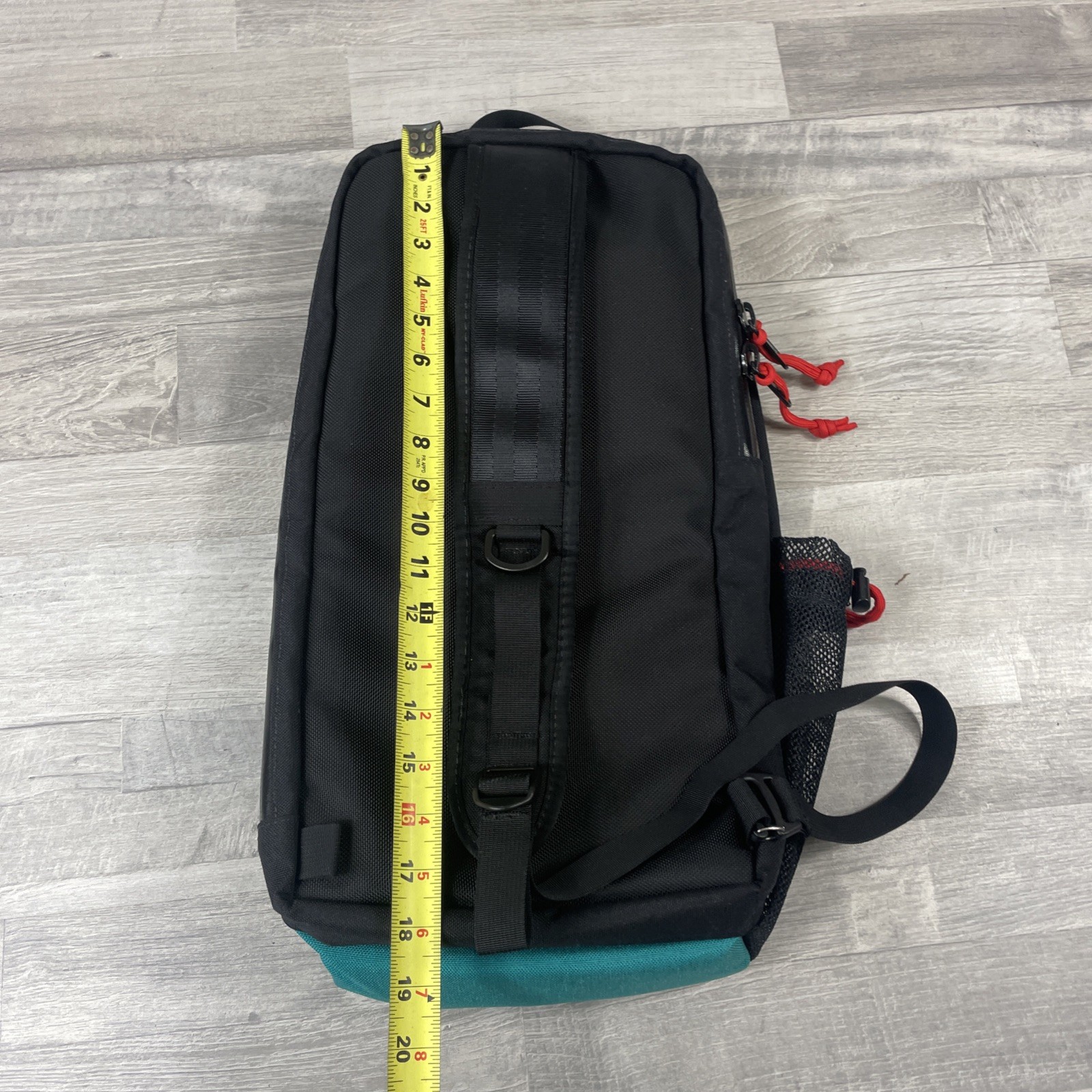 Topo Designs 13L Sling Bag Crossbody Pack with Laptop Sleeve in Black and Green
