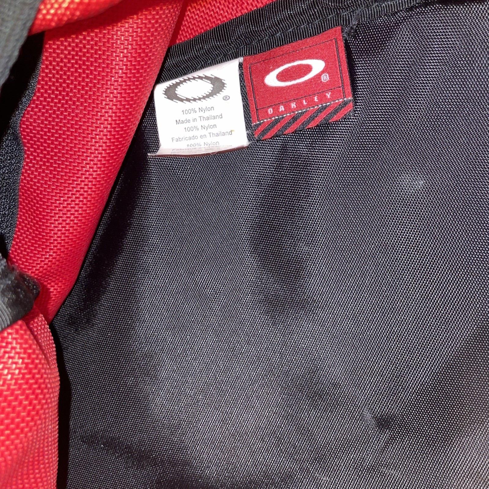Vintage Oakley Icon Backpack Red Black Bag Nylon tactical Y2K / 90s PreOwned.