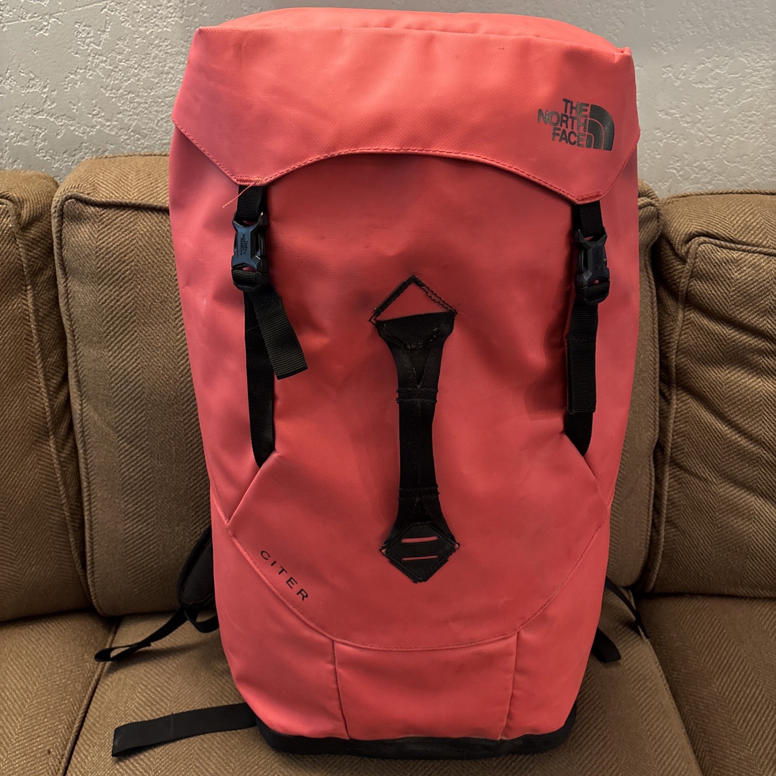THE NORTH FACE CITER 40L Red Climbing Waterproof Backpack Commuter Laptop Base