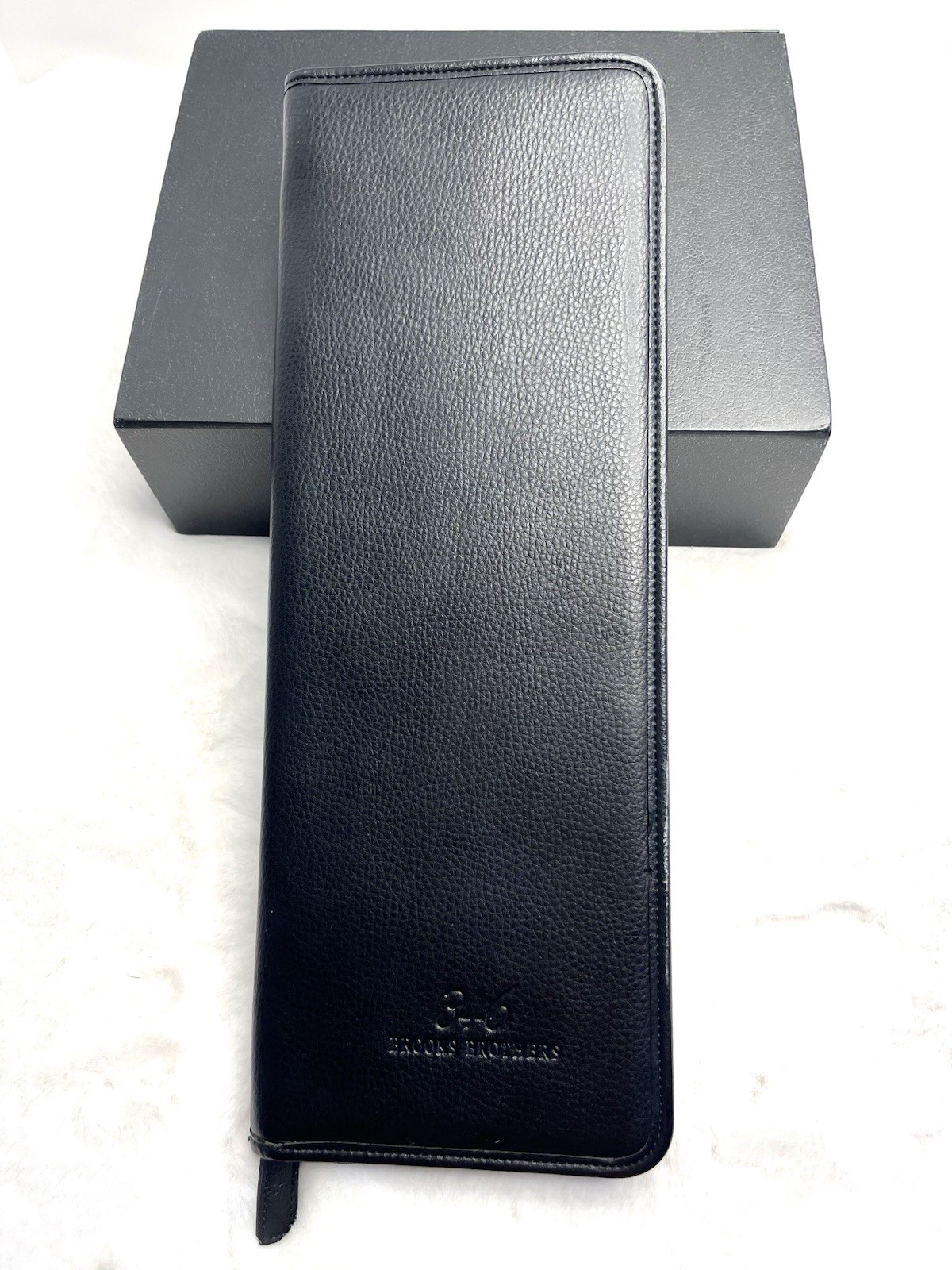 BROOKS BROTHERS 346 Black Zip Around Travel Tie Case – 16″ X 6”