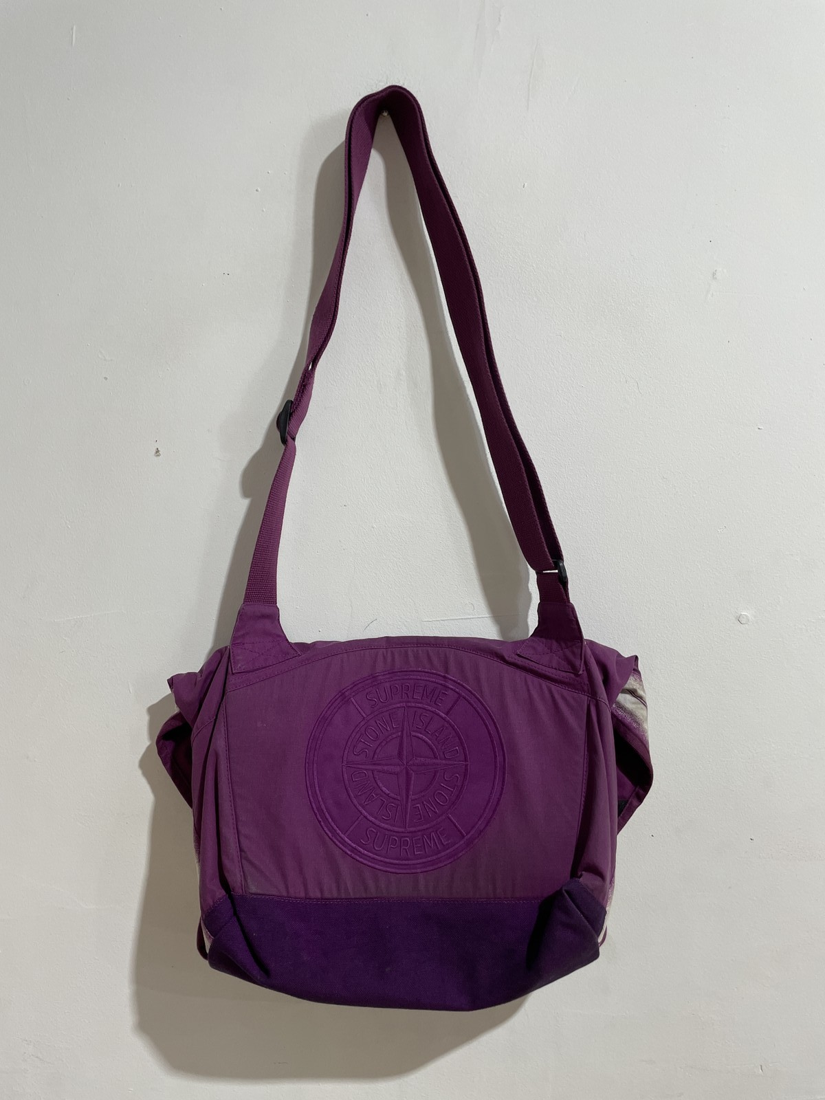 SUPREME STONE ISLAND STRIPE MESSENGER BAG SS22 PREOWNED