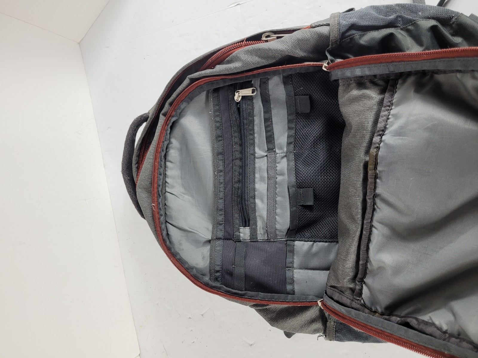 The North Face Recon FlexVent Men’s Backpack Medium Size Pre-Owned Ships Free