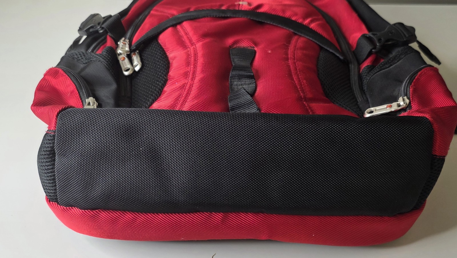 SwissGear Backpack Black Red Airflow Tech Travel School Bookbag 18″