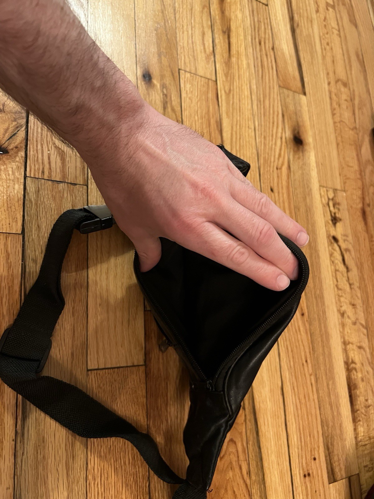 Small Genuine Soft Lamb Leather Crossbody Bag. Black. Unisex.