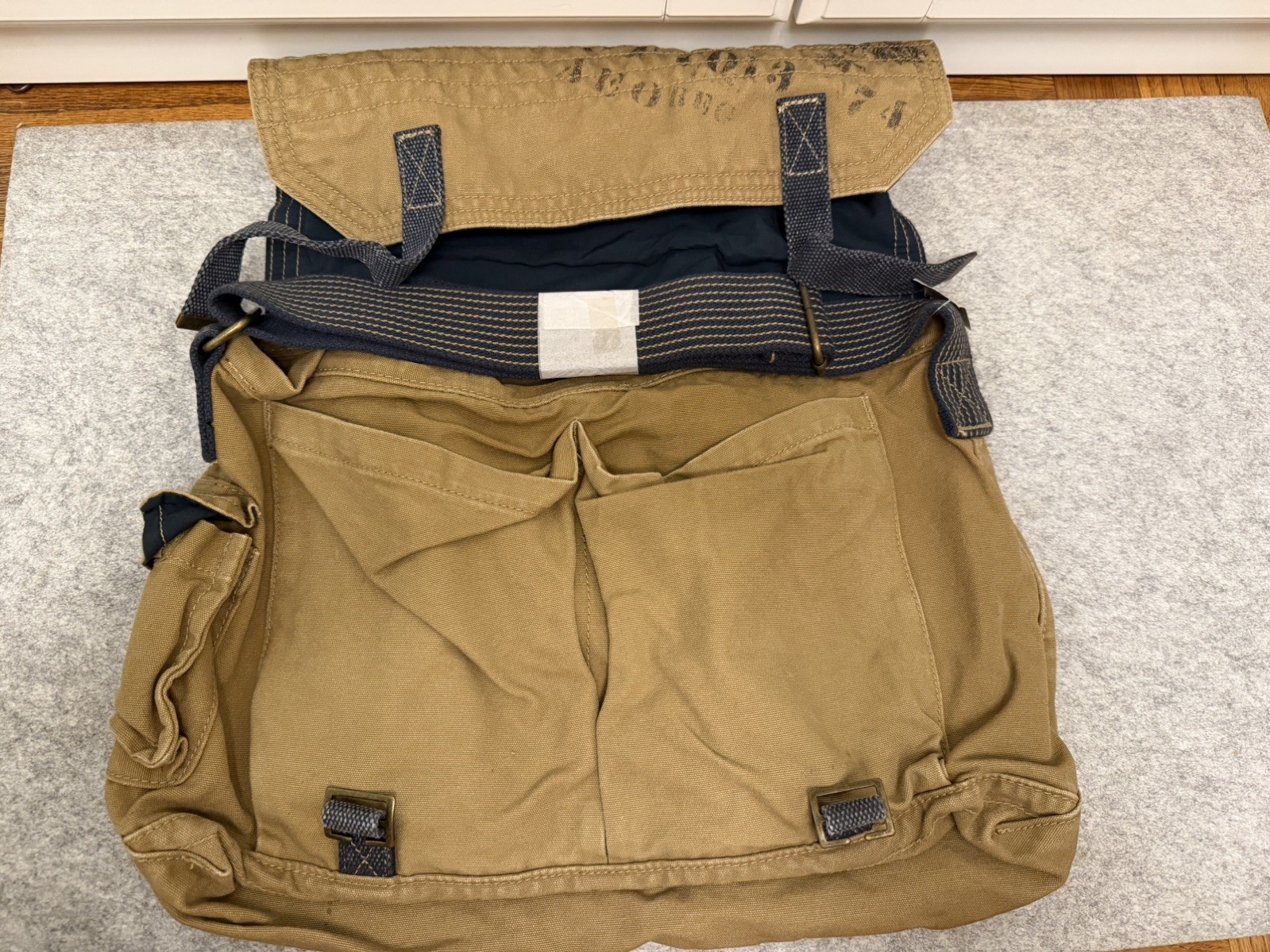 American Eagle Outfitters Y2K Canvas Messenger Bag Army Khaki Vintage Utility