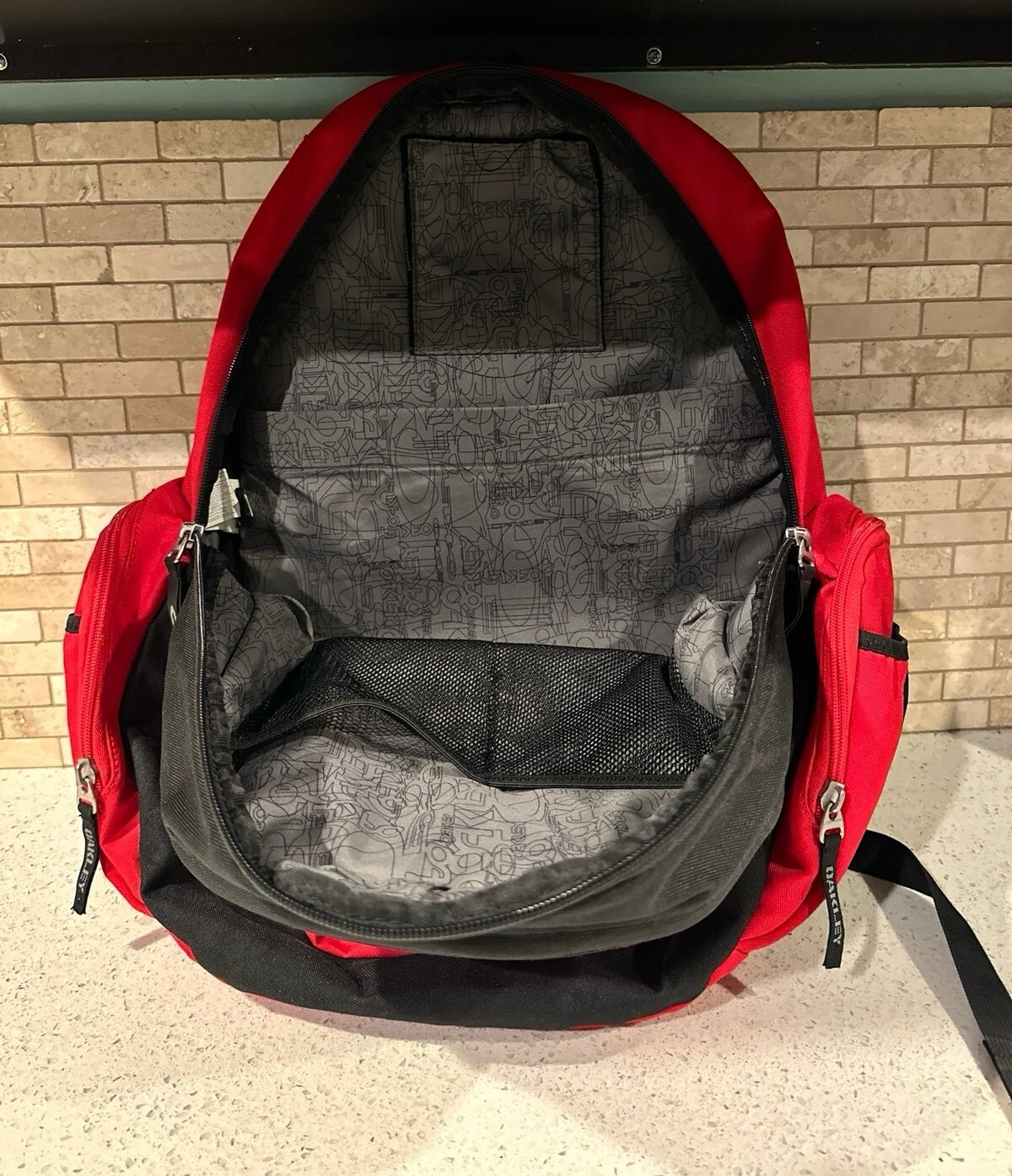Oakley y2k deadstock red assault backpack Rare