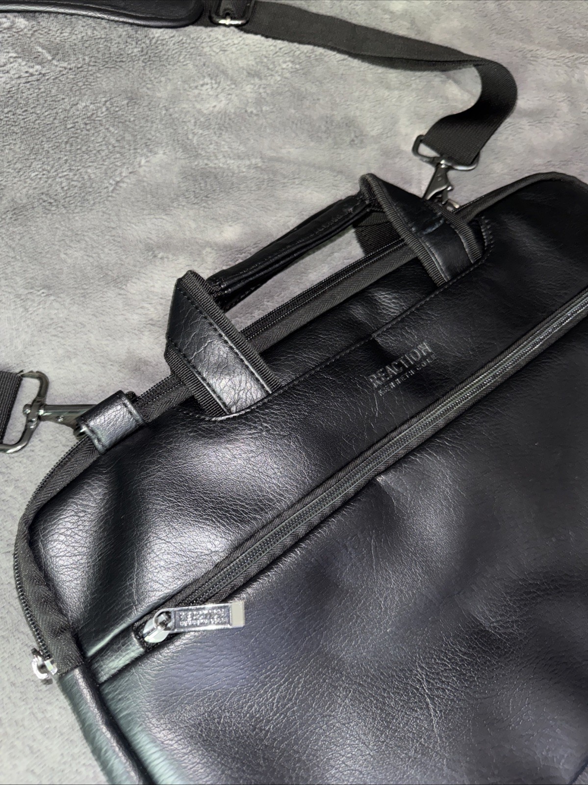 NWT Kenneth Cole R-Tech Reaction “Long Way To Go” Laptop Case