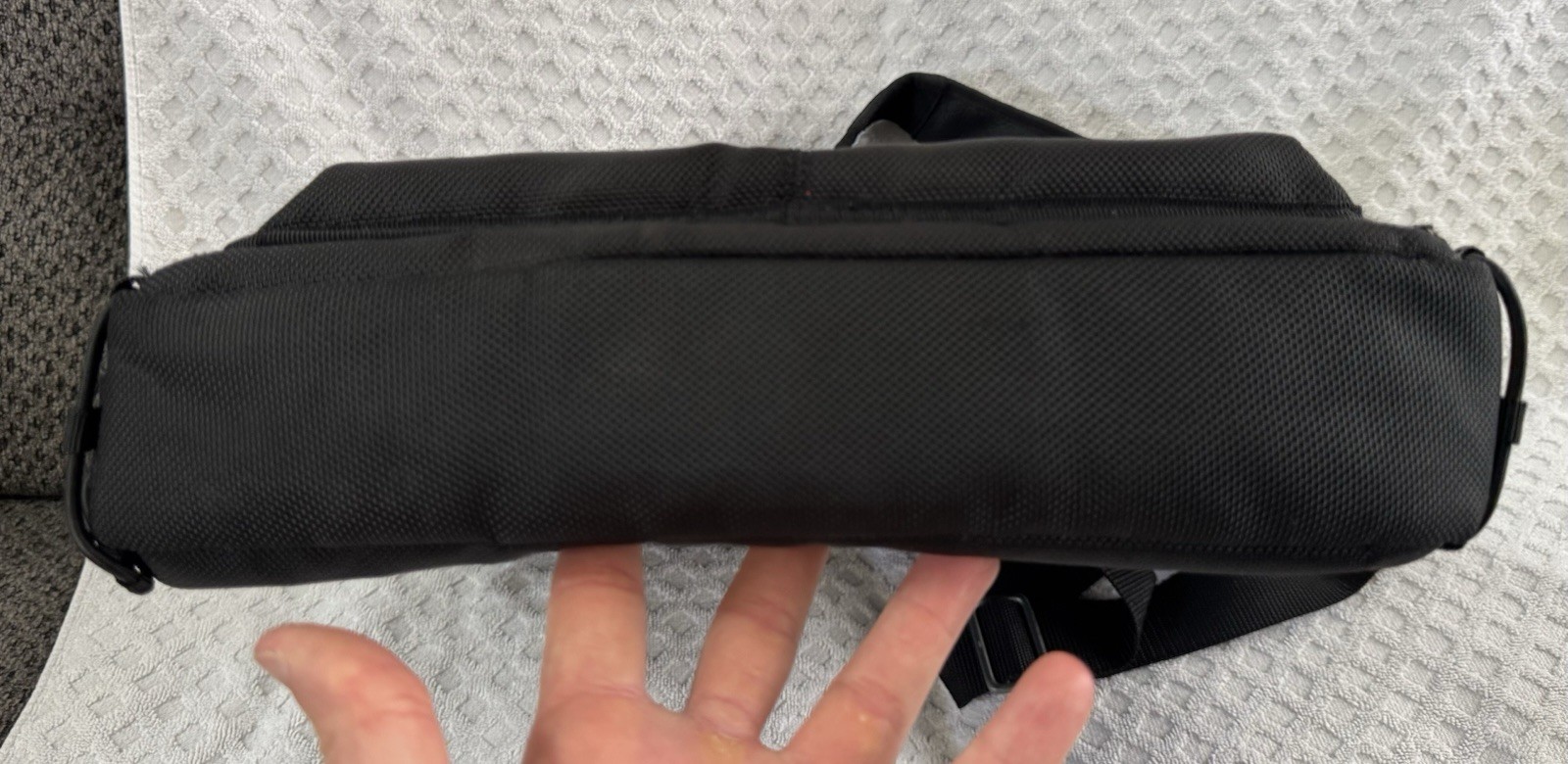 Oakley Tactical Field Gear Vertical Messenger Day Pack Laptop Bag Black Vintage
