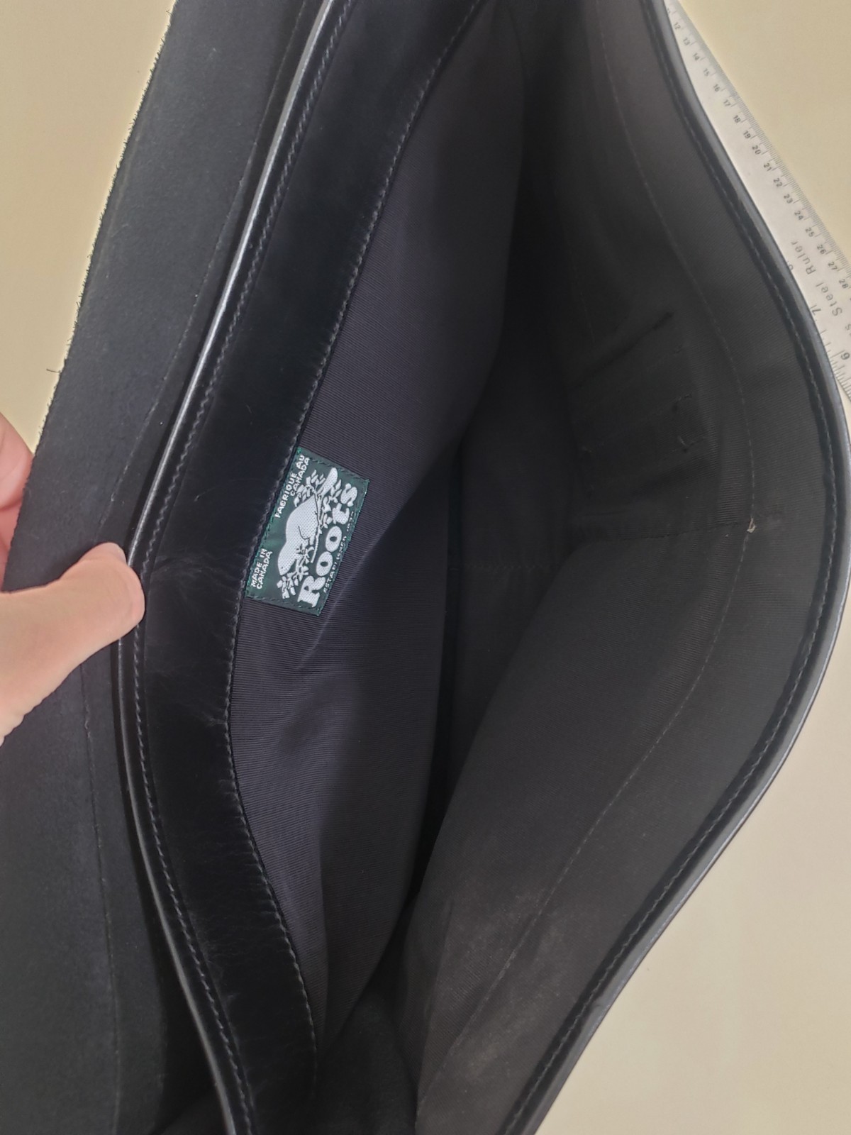 Roots Canada Black Leather Messenger Bag Briefcase Pontiac GMC Logo Beaver Tag