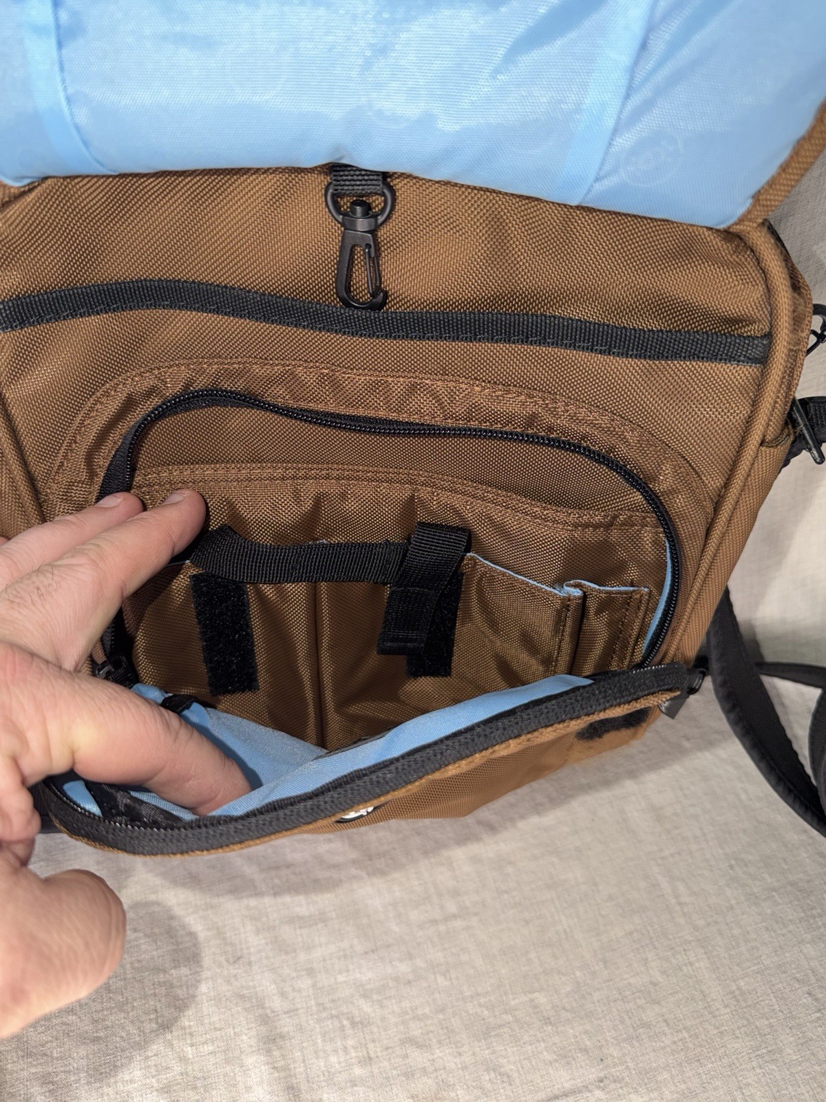 PacSafe Travel Security Metrosafe 200 Anti Theft Gear Crossbody Bag Brown PB008